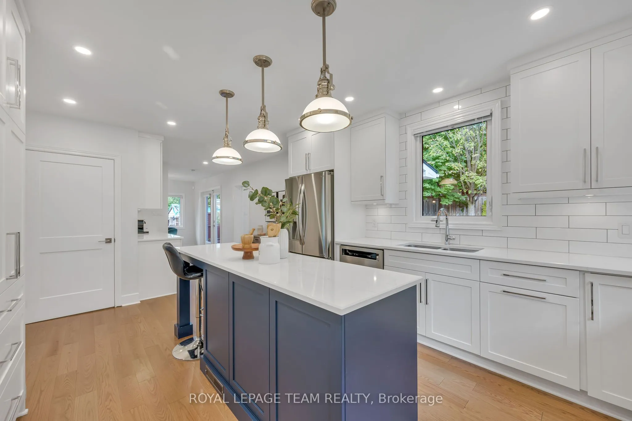 2233 BEAVER Avenue