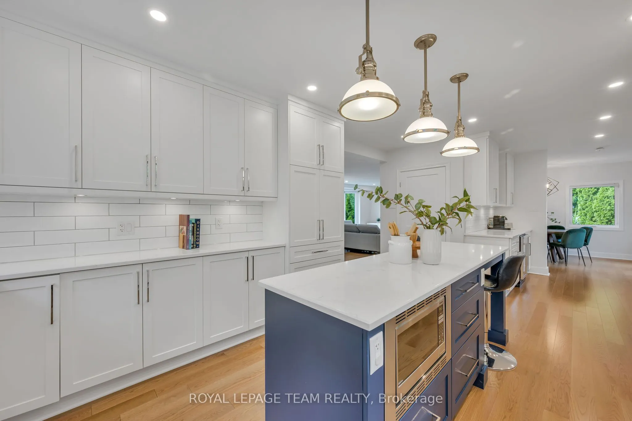2233 BEAVER Avenue