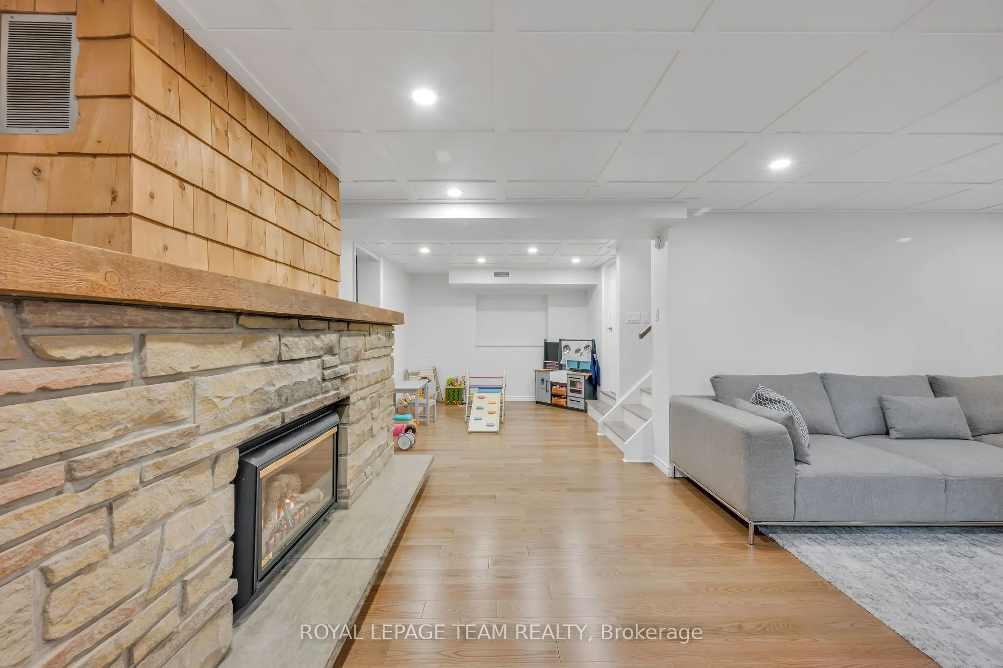 2233 BEAVER Avenue