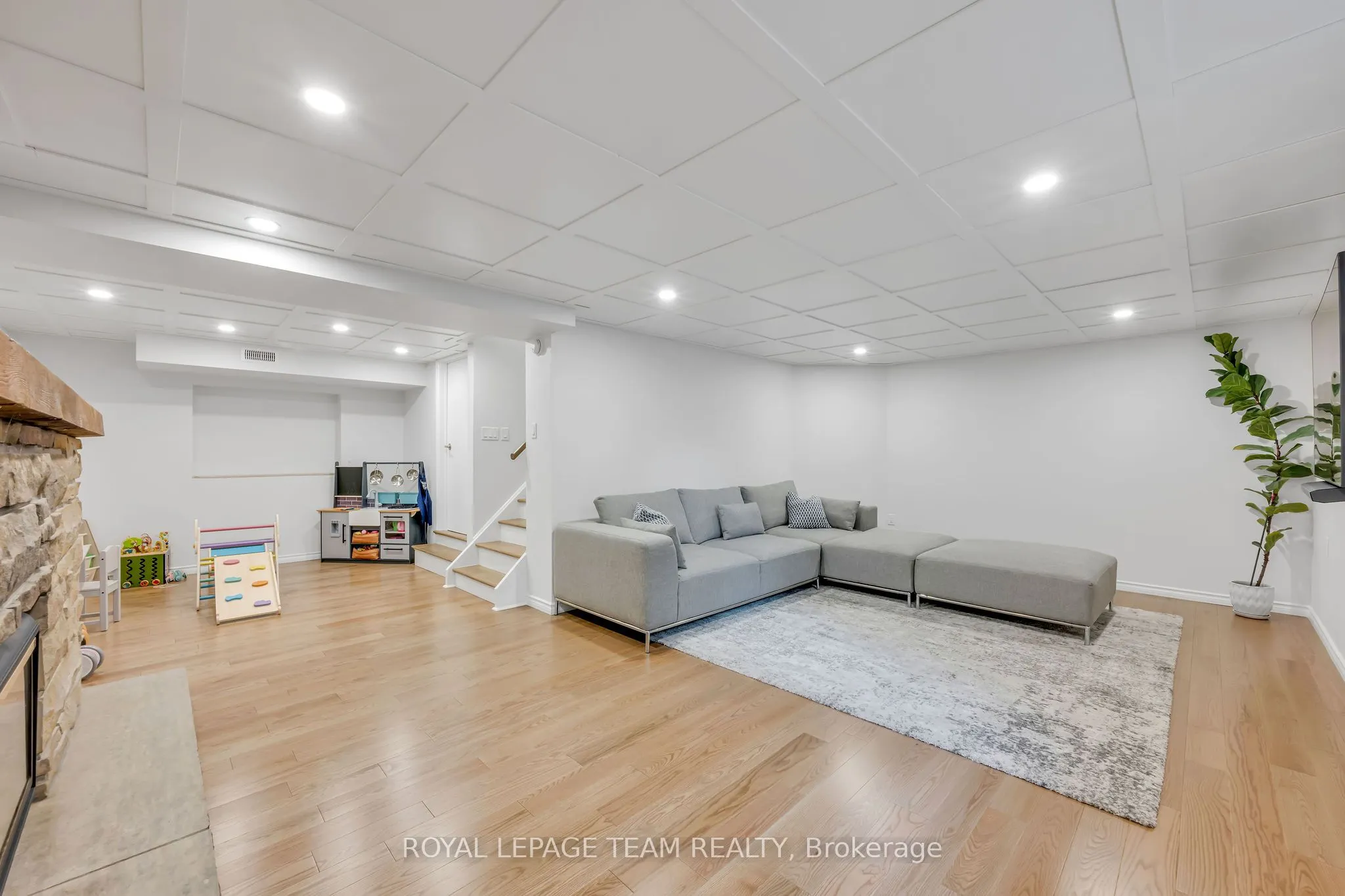 2233 BEAVER Avenue