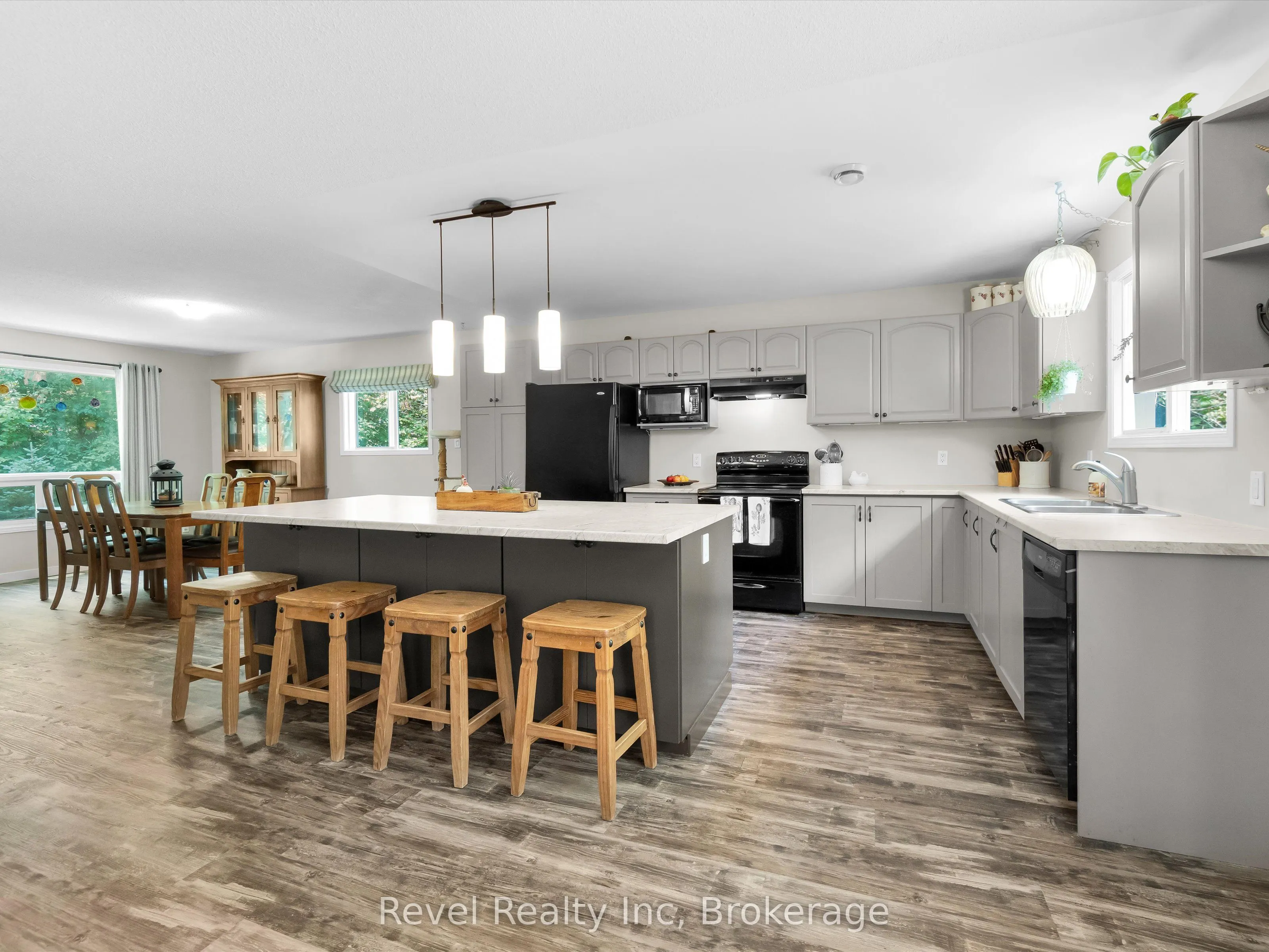 1326 Echo Lake Road