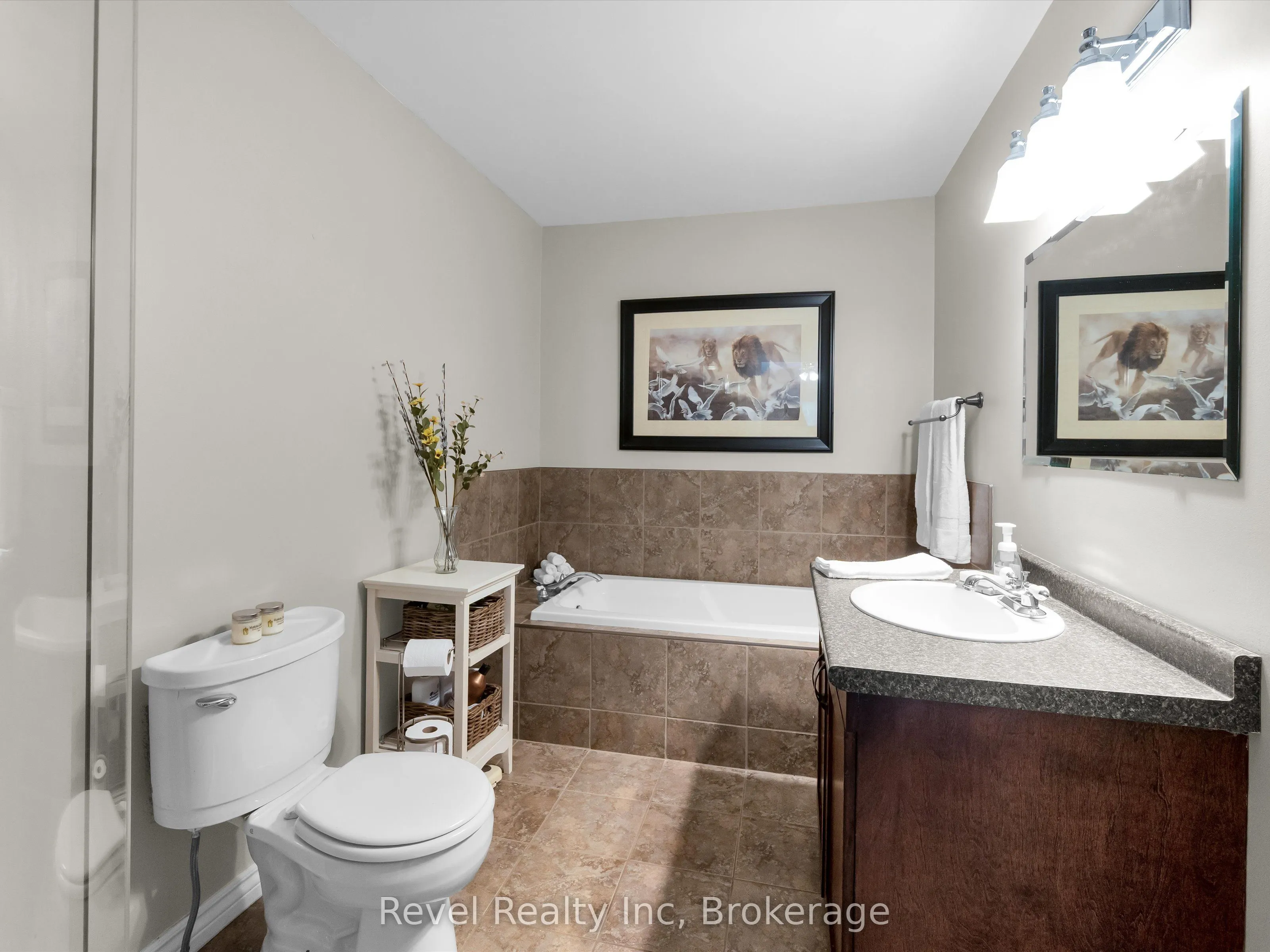 1326 Echo Lake Road