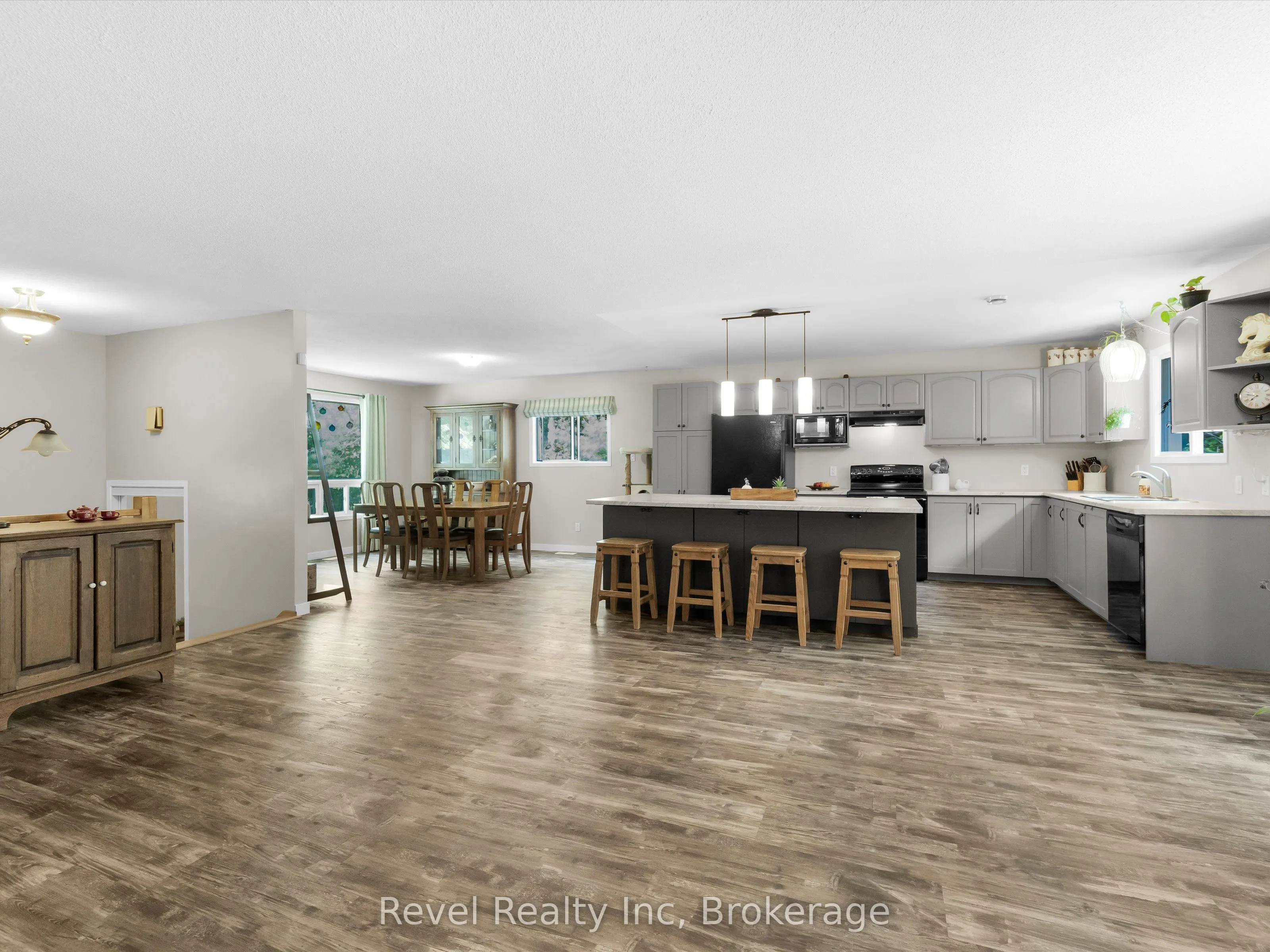 1326 Echo Lake Road