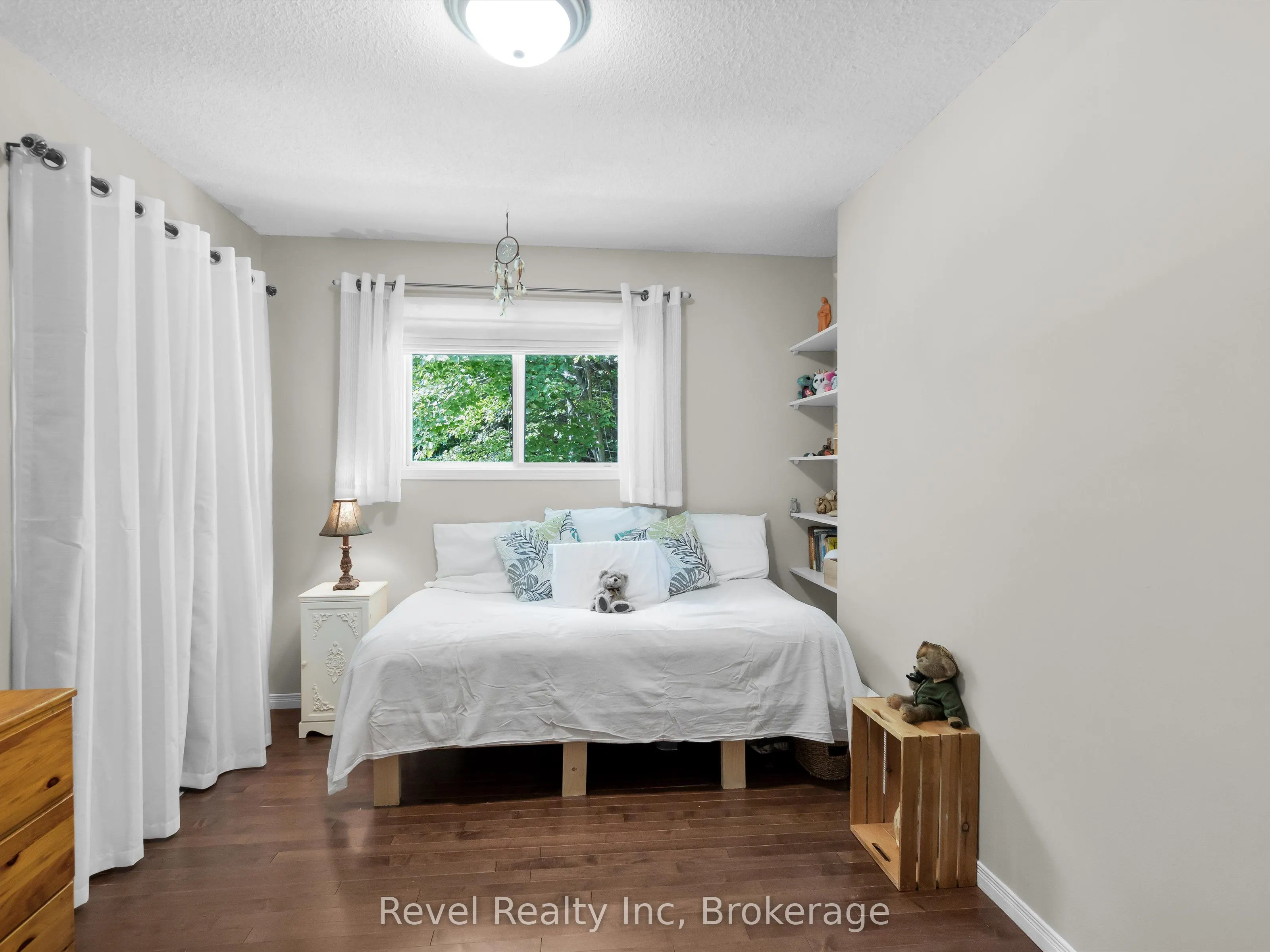 1326 Echo Lake Road
