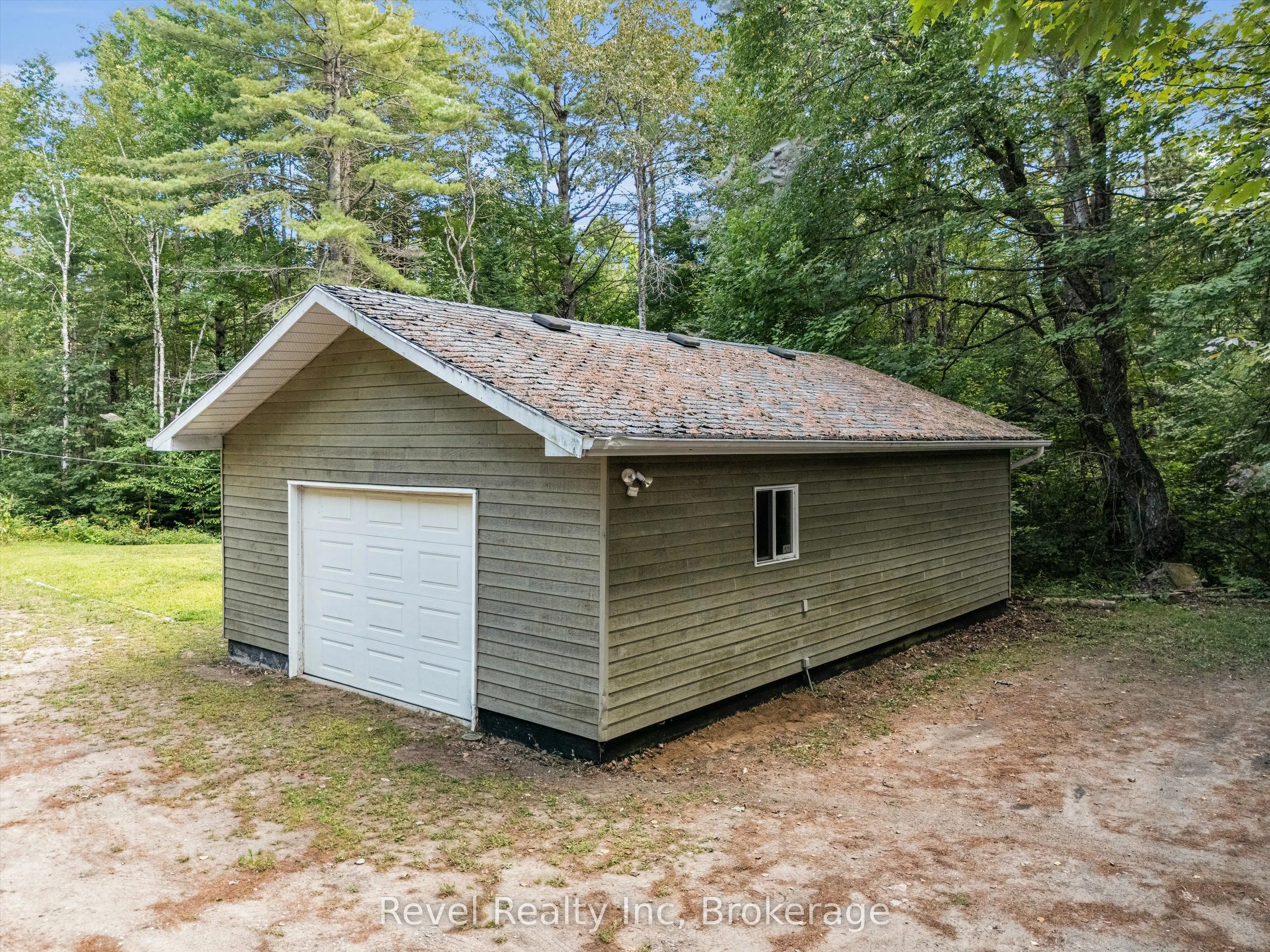 1326 Echo Lake Road