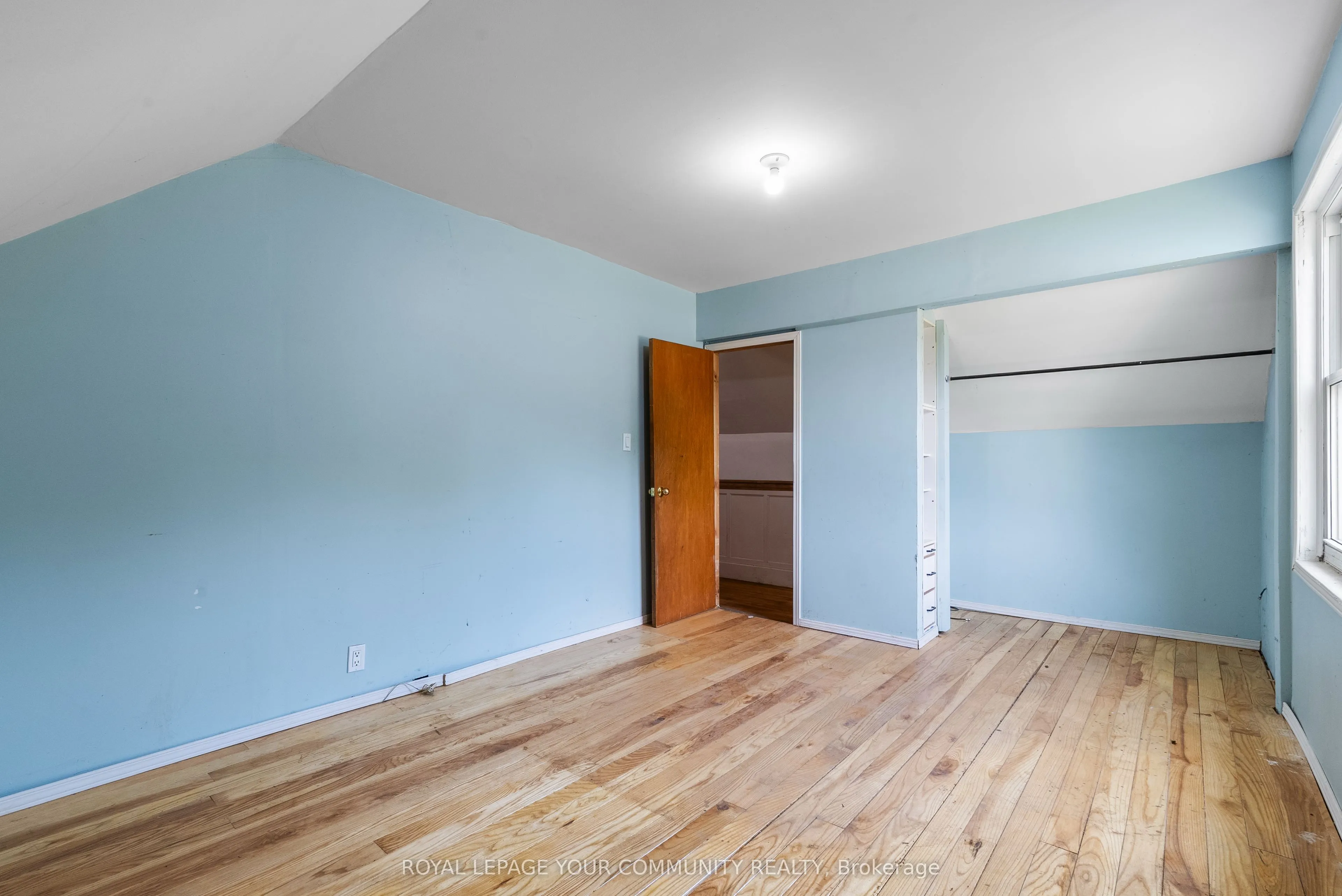 500218 GREY ROAD 12