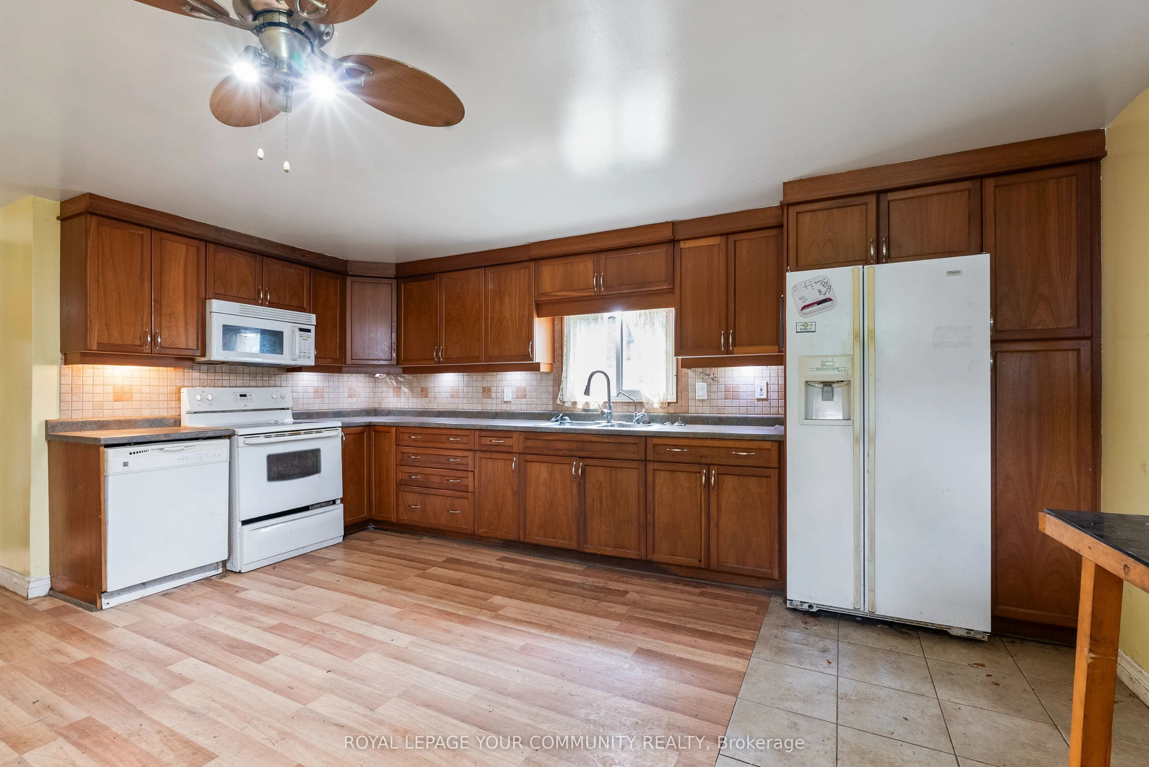 500218 GREY ROAD 12