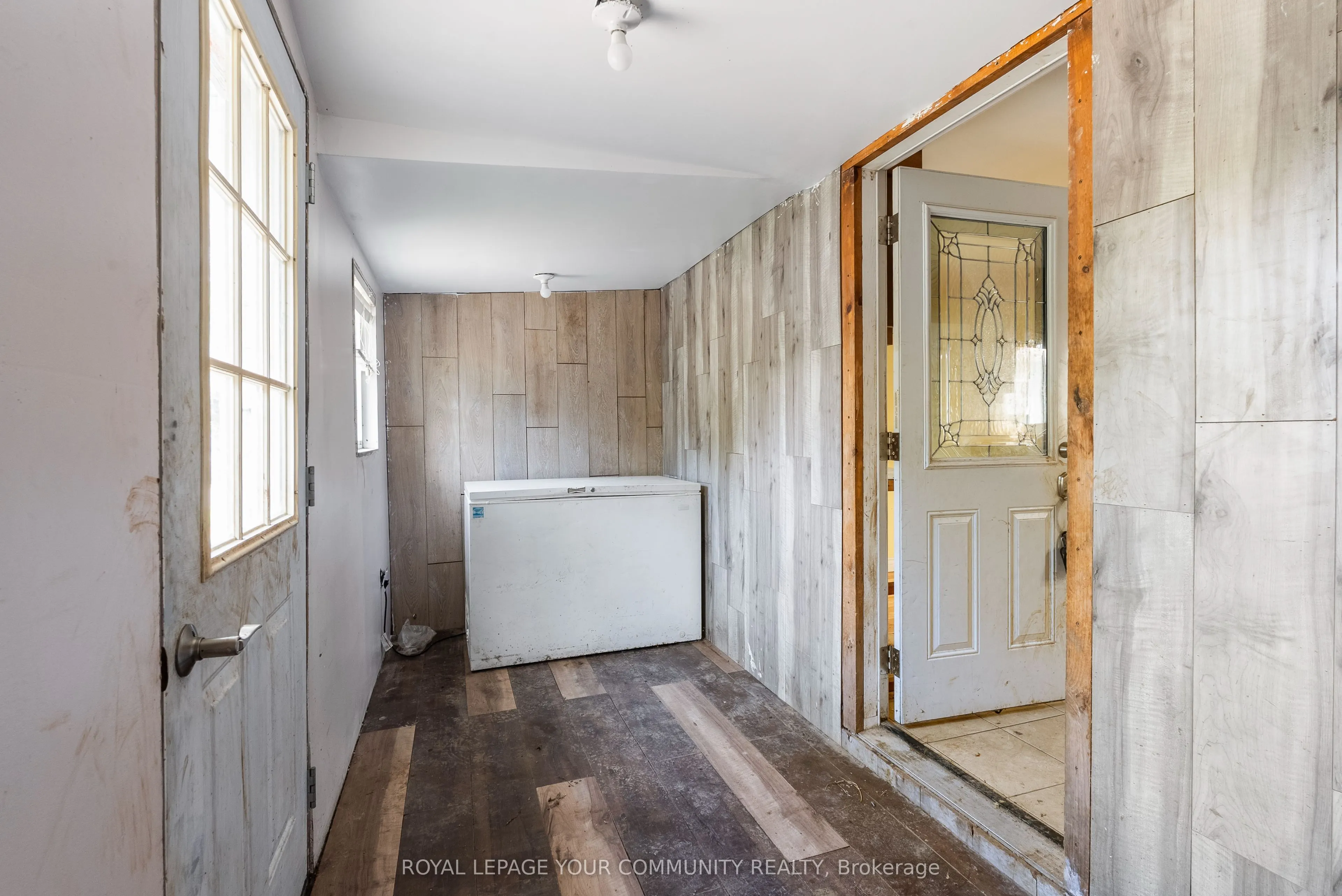 500218 GREY ROAD 12