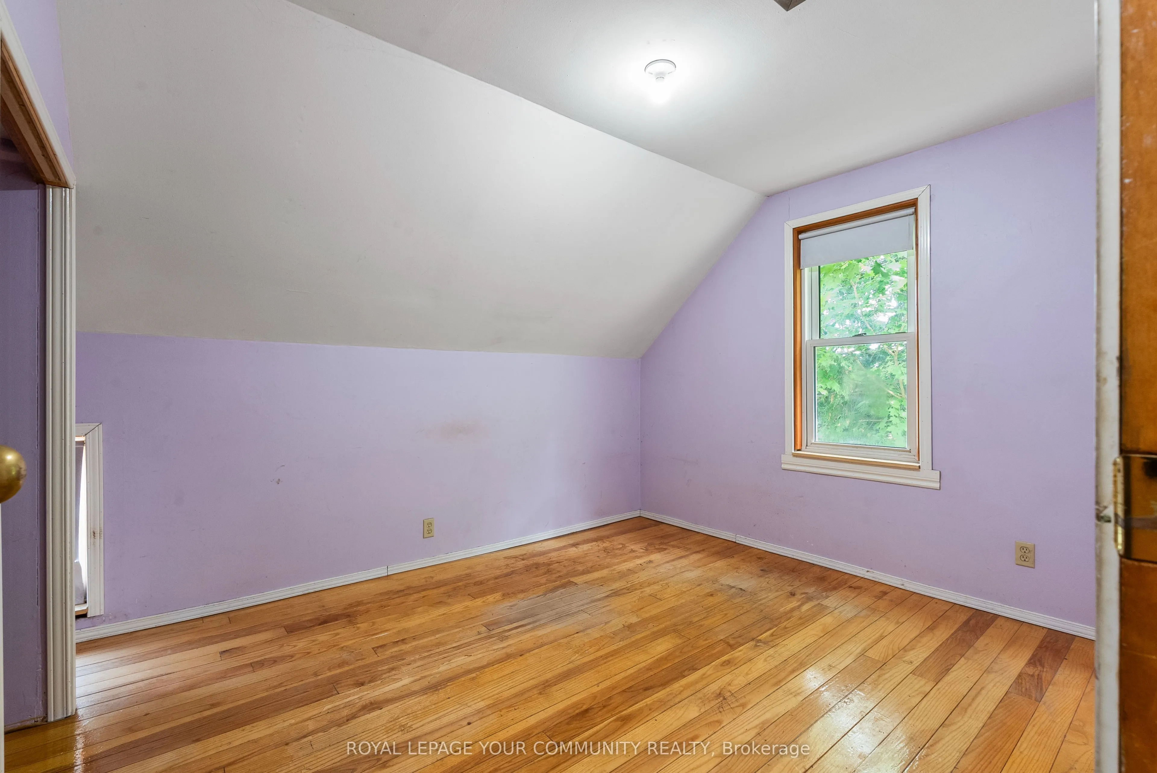 500218 GREY ROAD 12