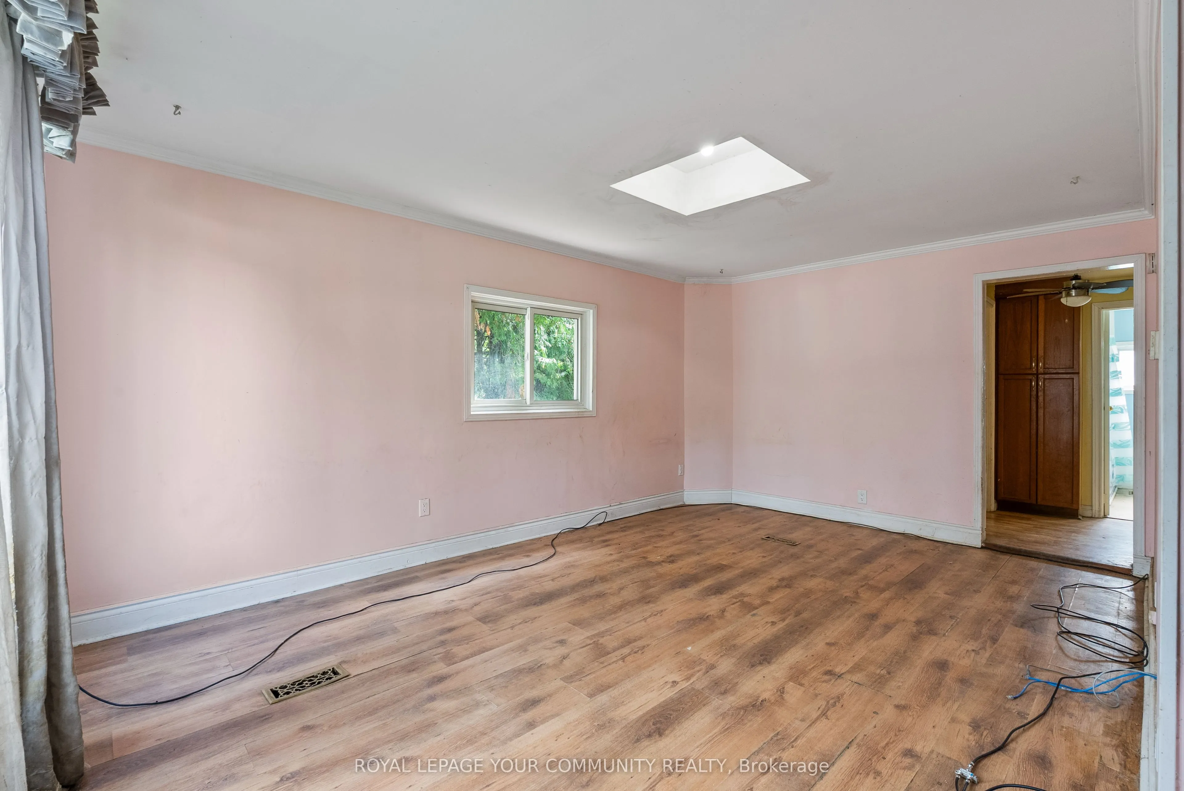 500218 GREY ROAD 12