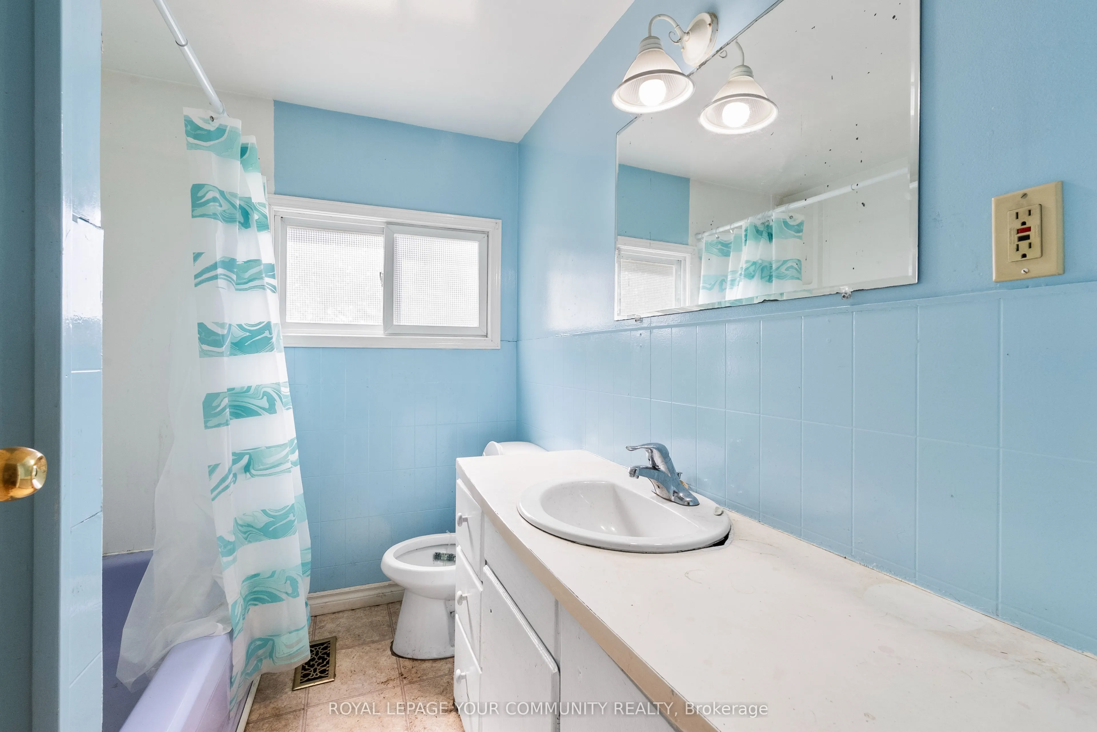 500218 GREY ROAD 12