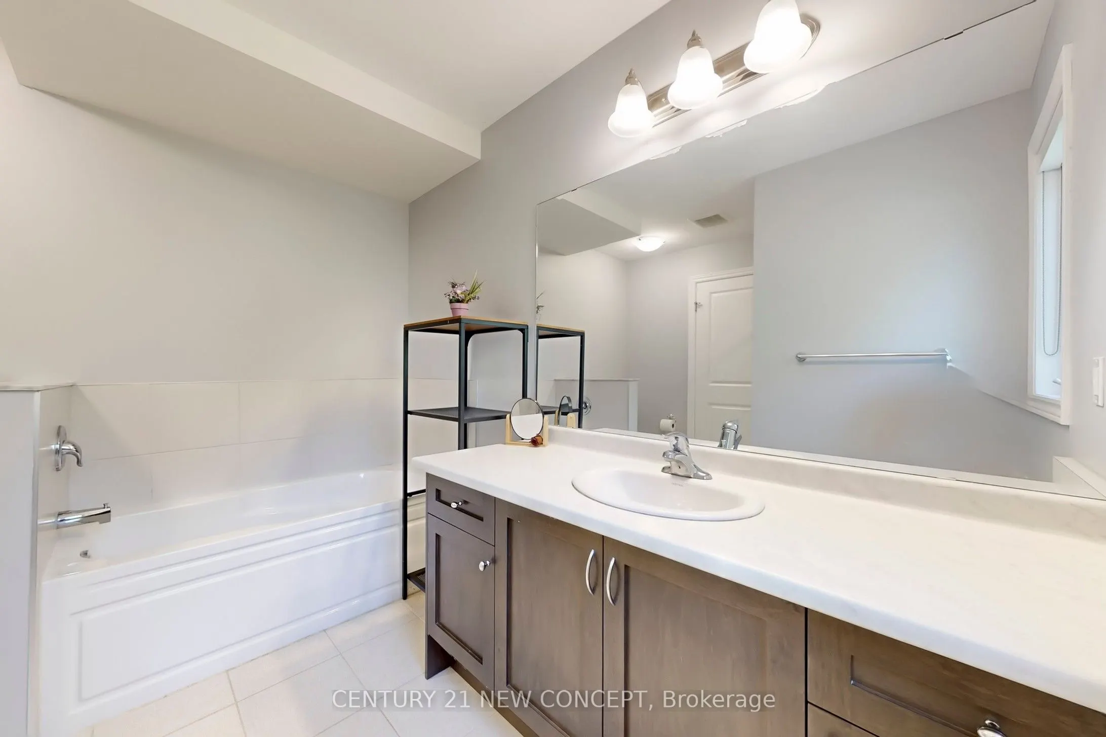 515 Garner Road W, #28