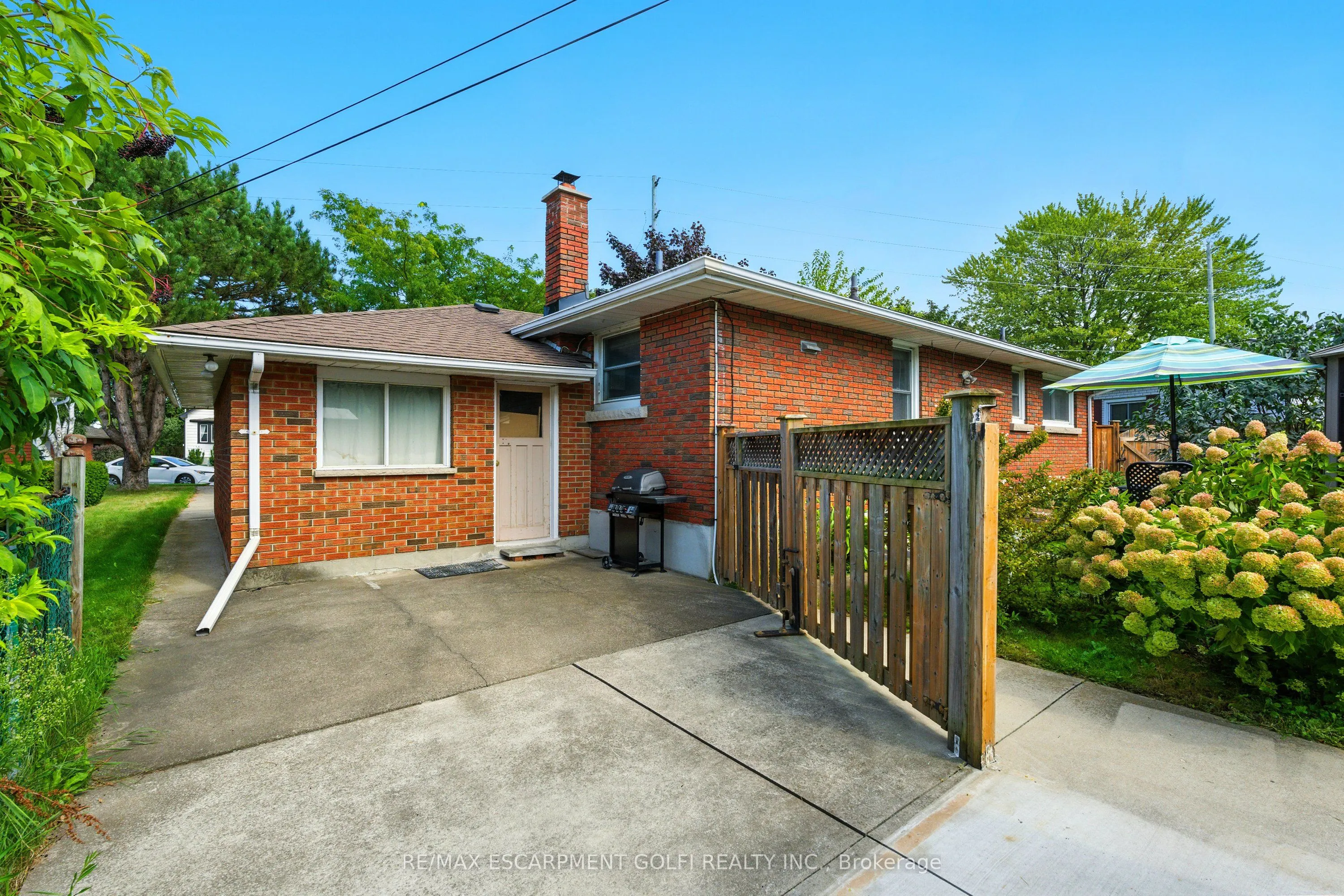 385 Grantham Avenue
