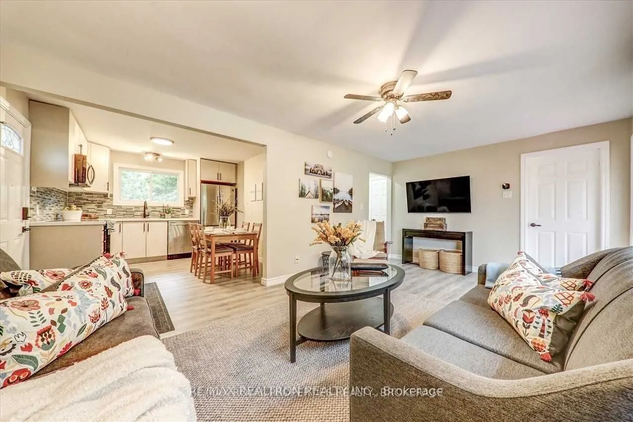 27 MARILYN Crescent