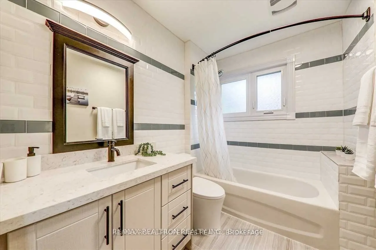 27 MARILYN Crescent