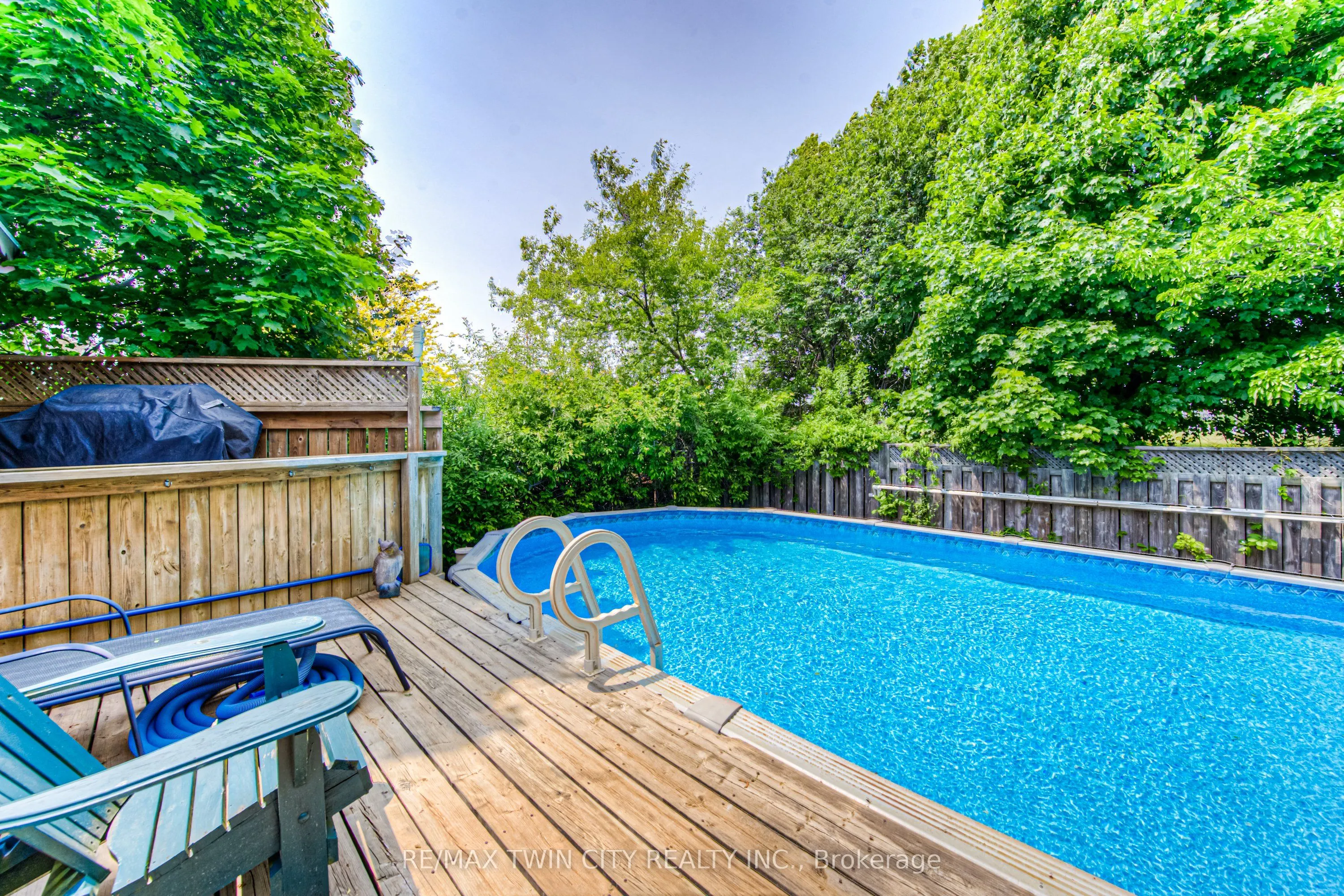 82 Roseneath Crescent