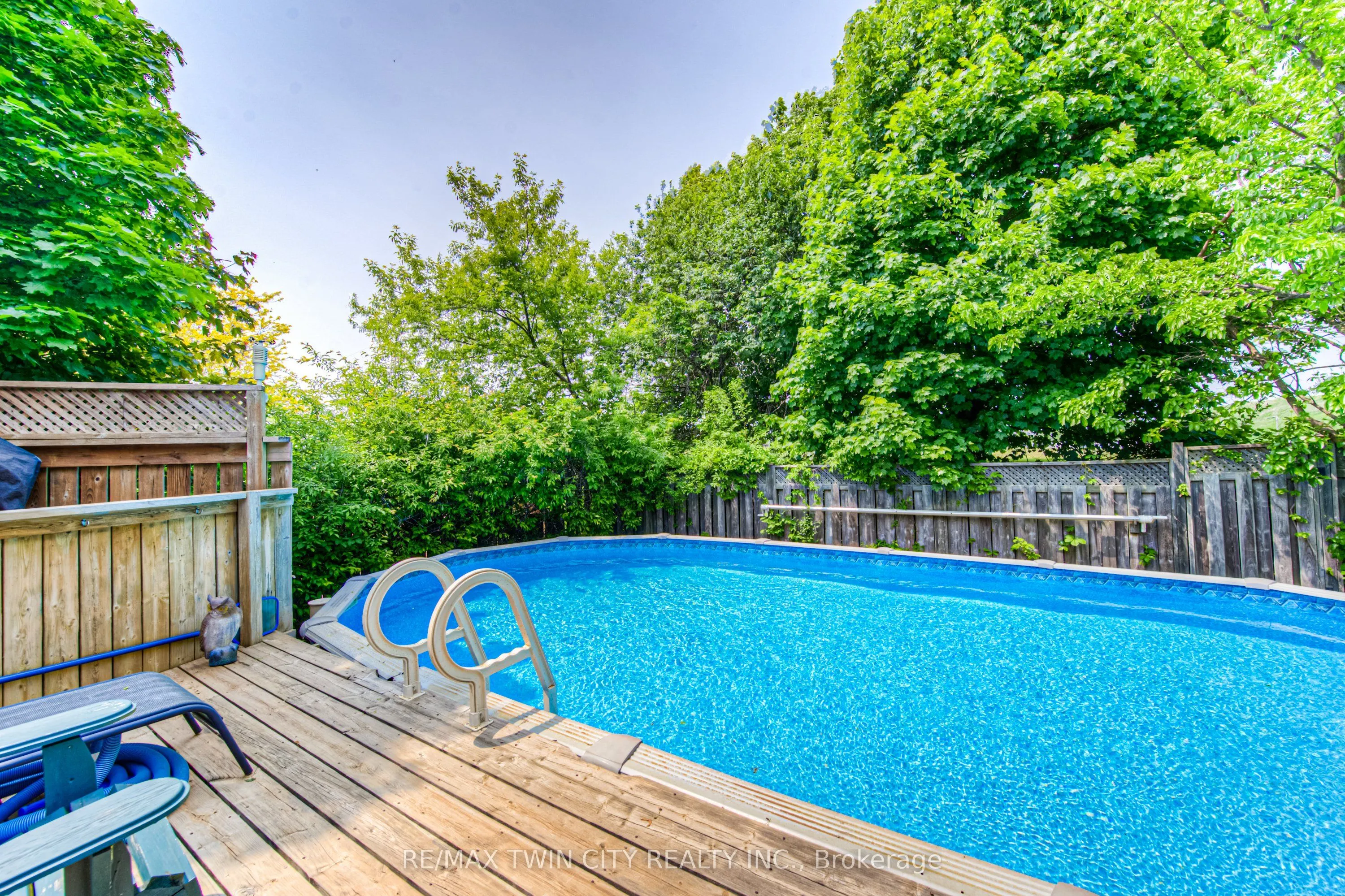 82 Roseneath Crescent