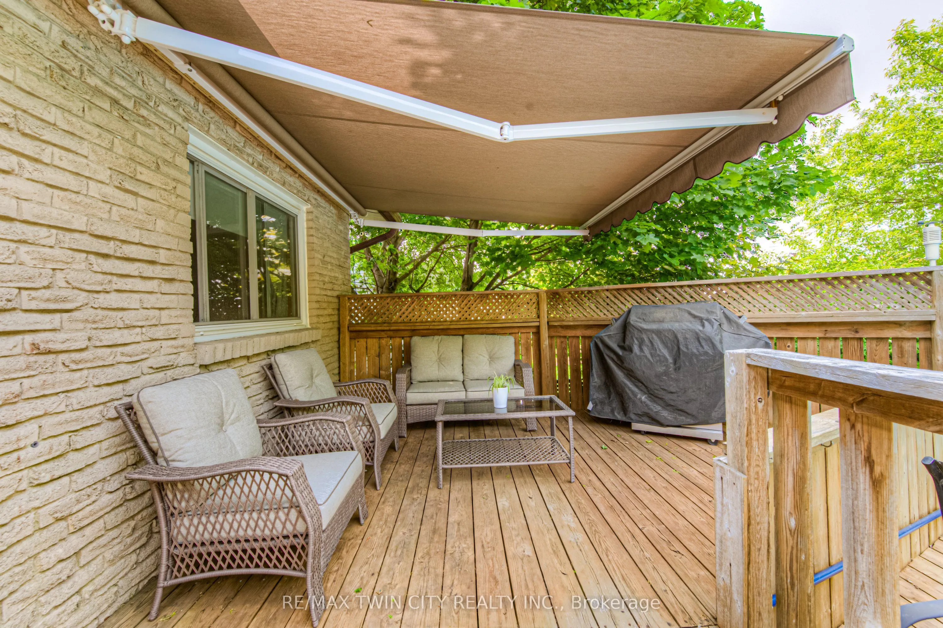 82 Roseneath Crescent
