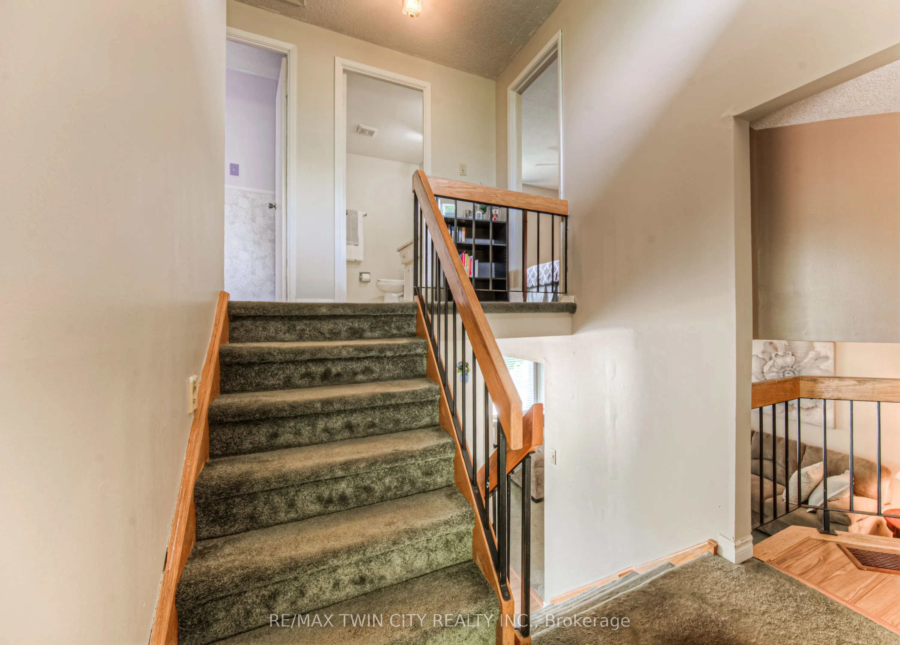 82 Roseneath Crescent