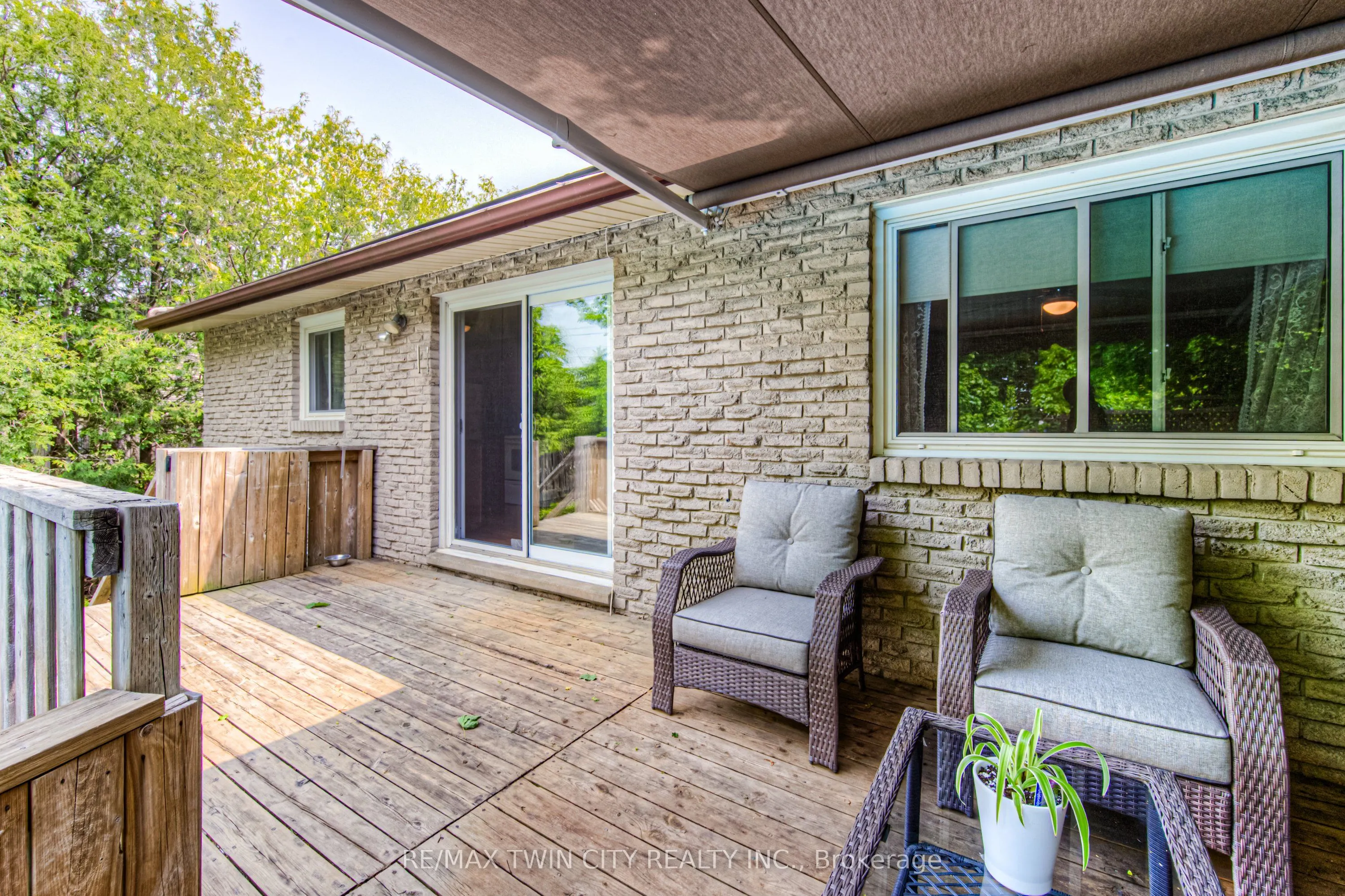 82 Roseneath Crescent
