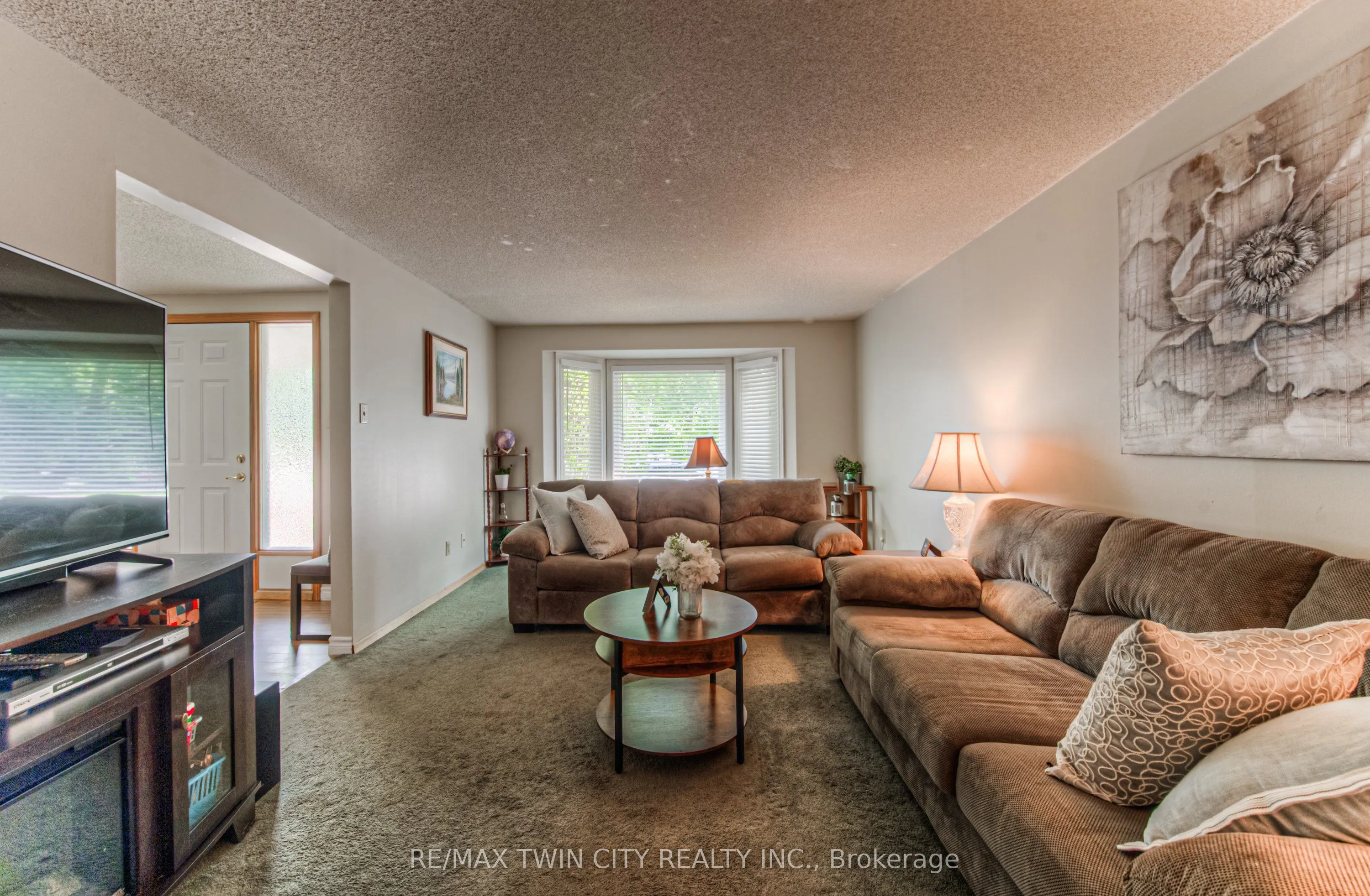 82 Roseneath Crescent