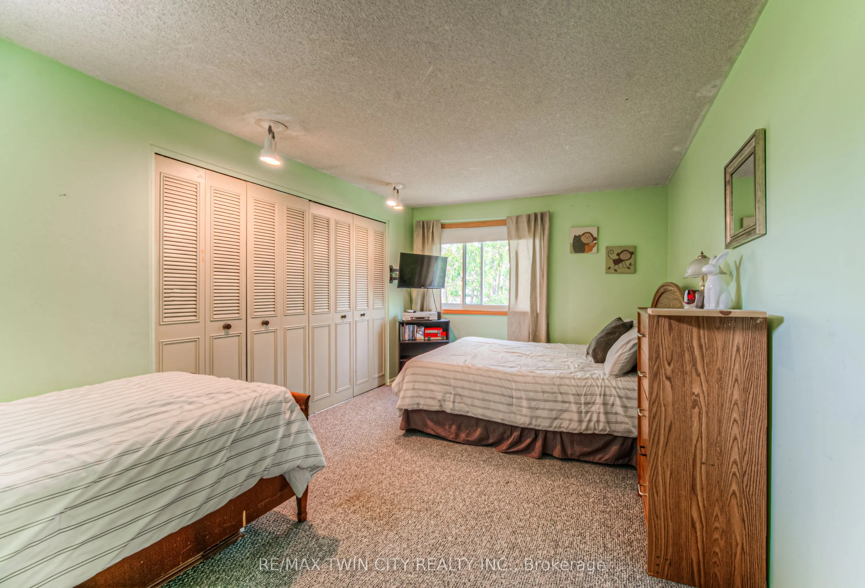 82 Roseneath Crescent