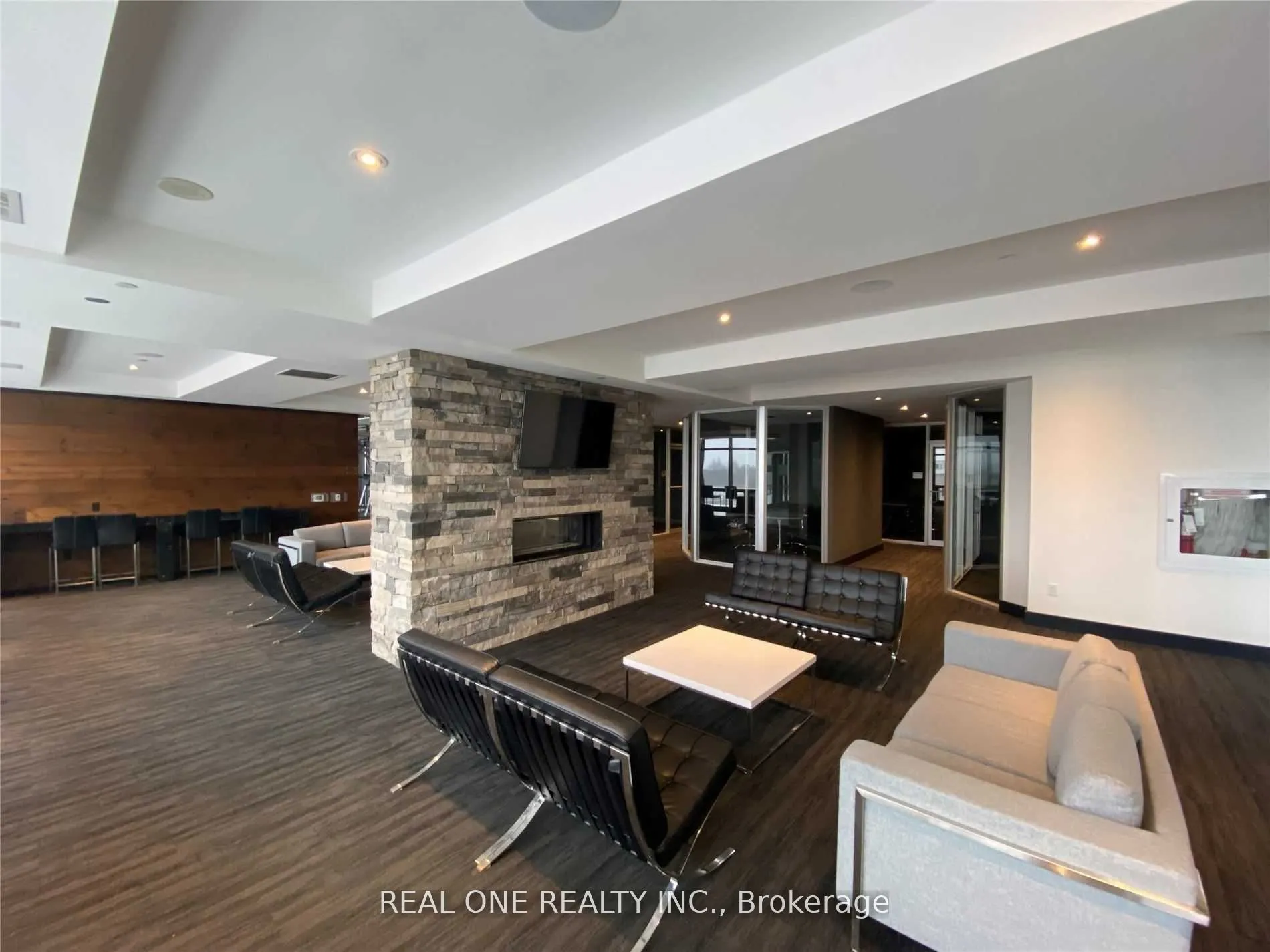 330 Phillip Street, #S1402