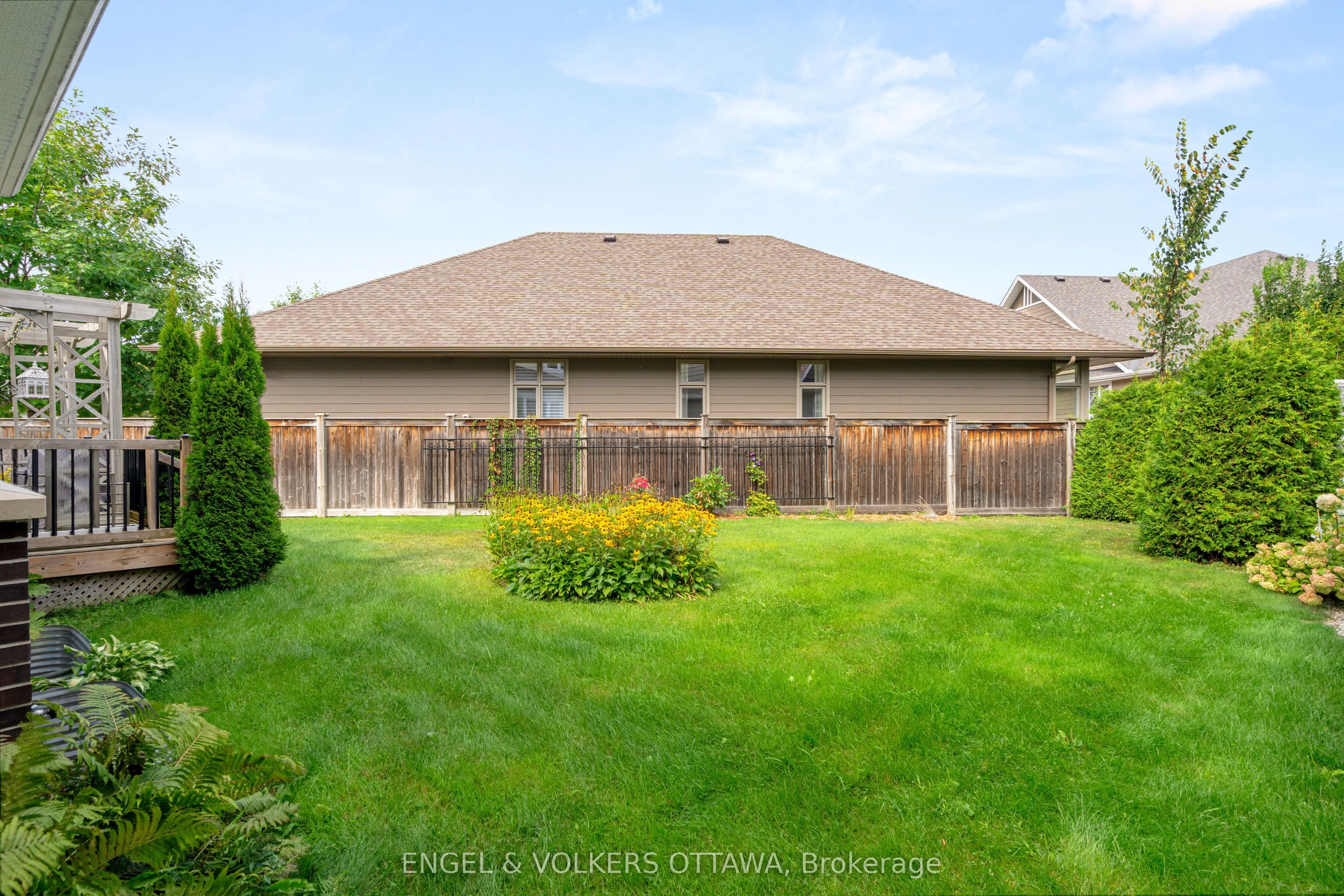 27 Esquimault Avenue