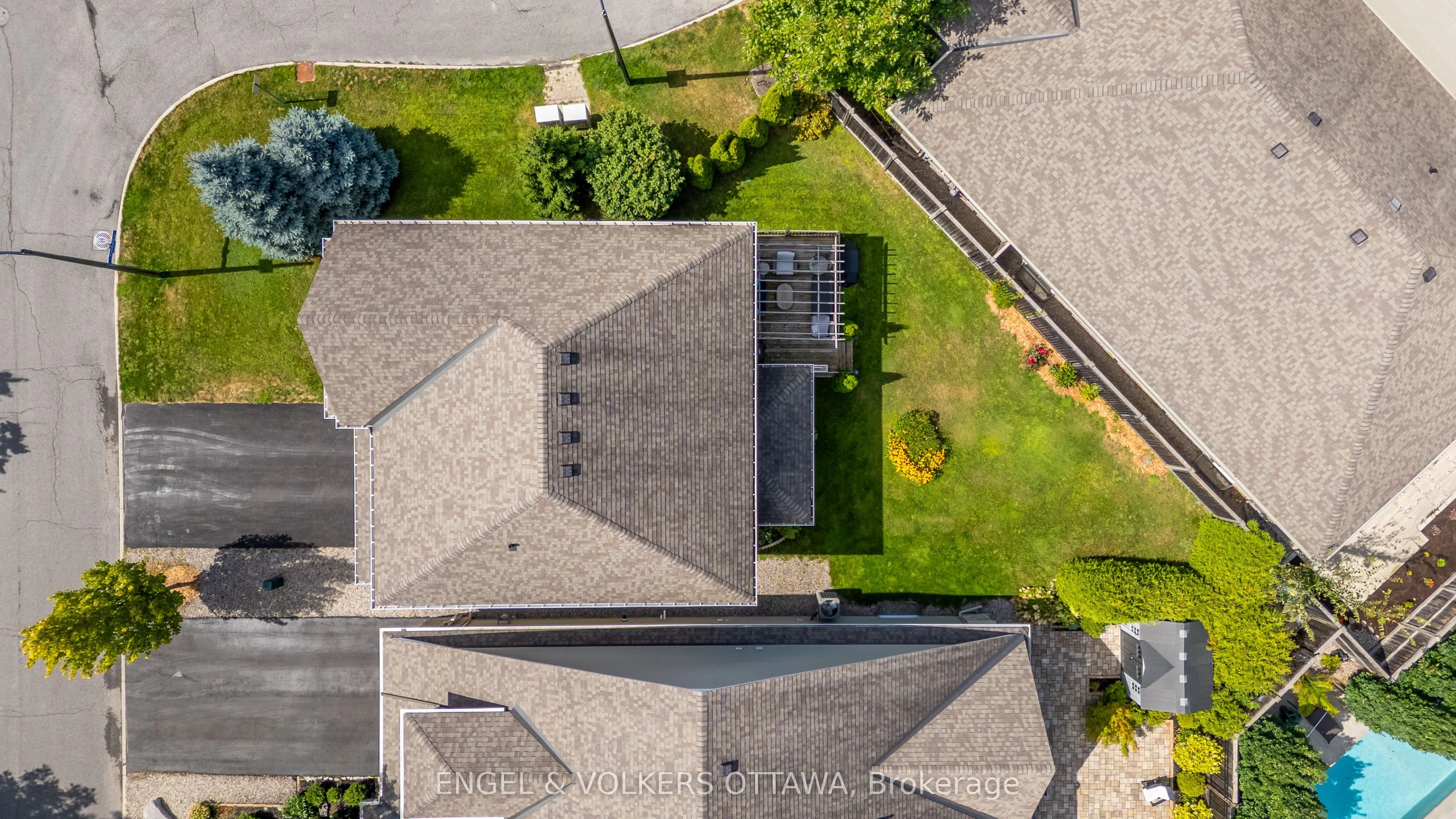 27 Esquimault Avenue