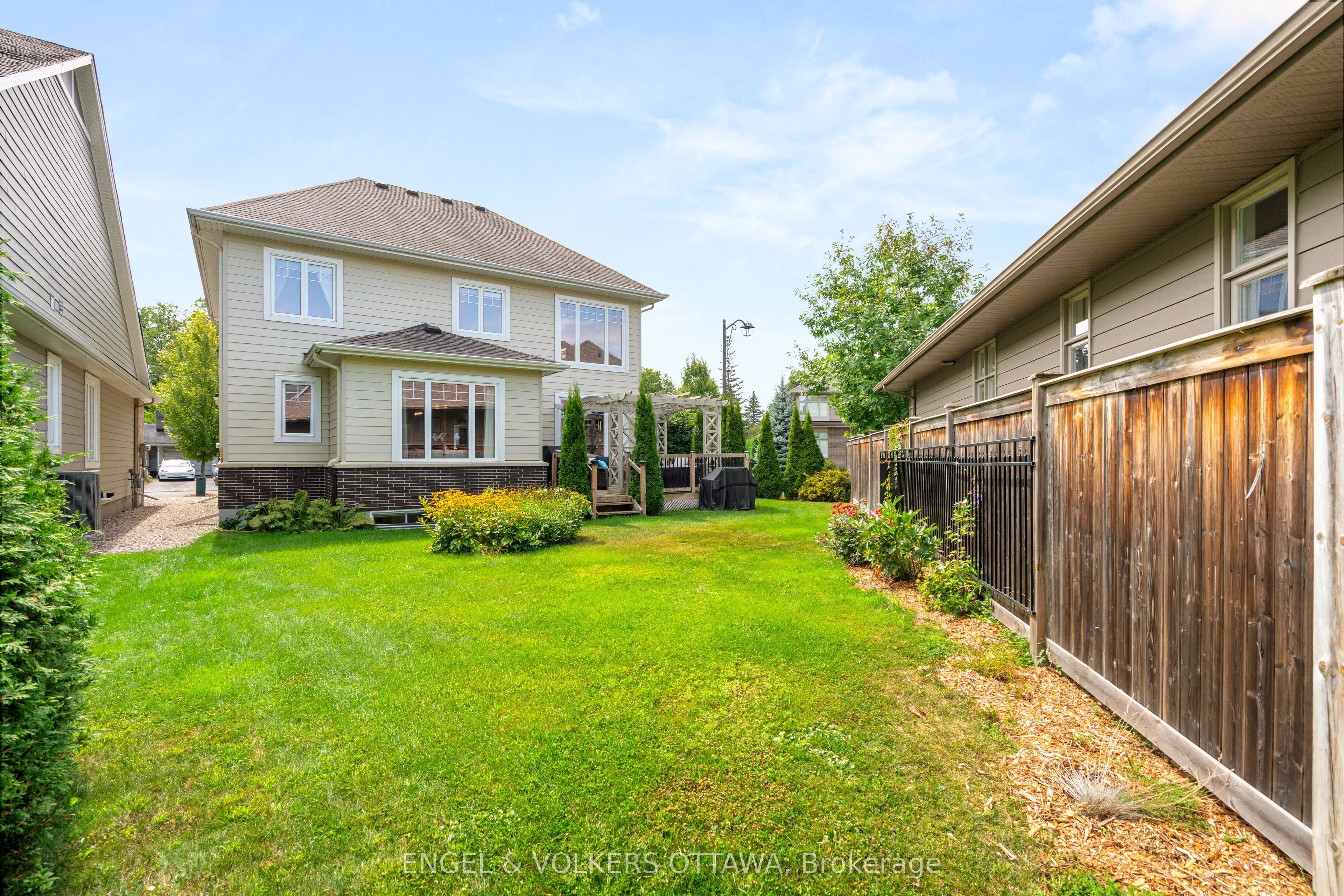 27 Esquimault Avenue