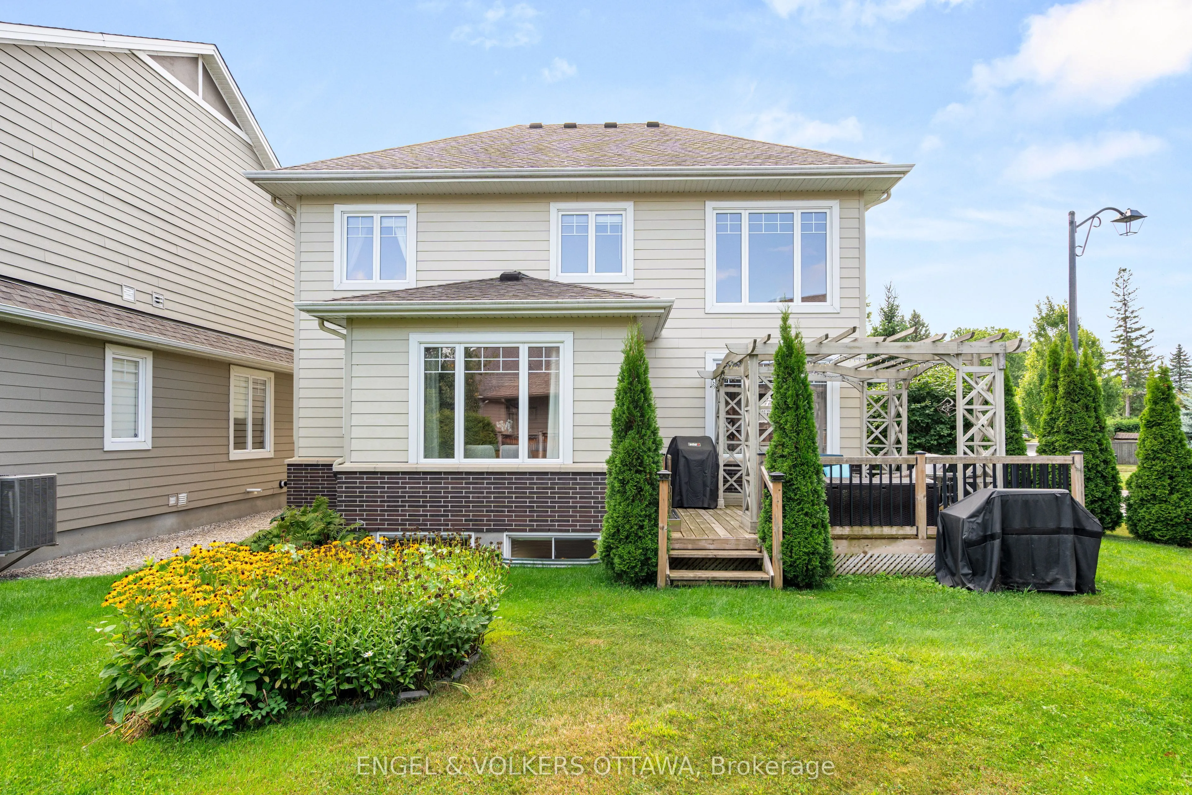 27 Esquimault Avenue