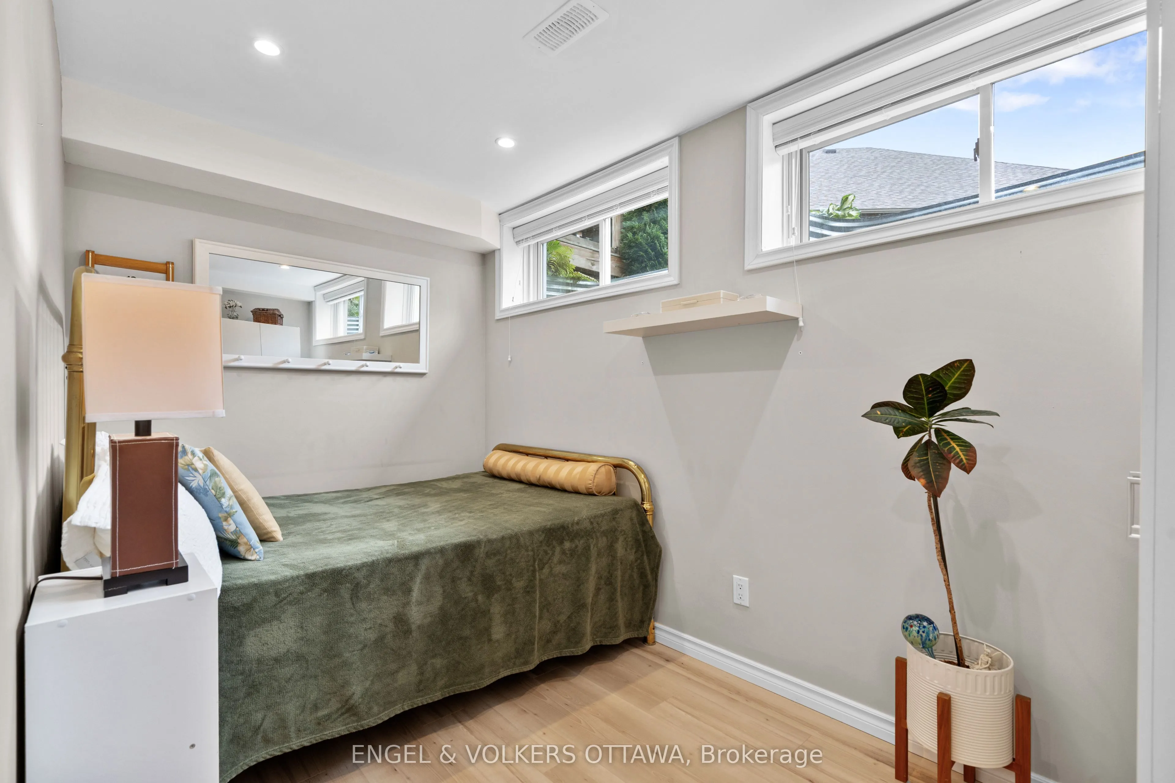 27 Esquimault Avenue
