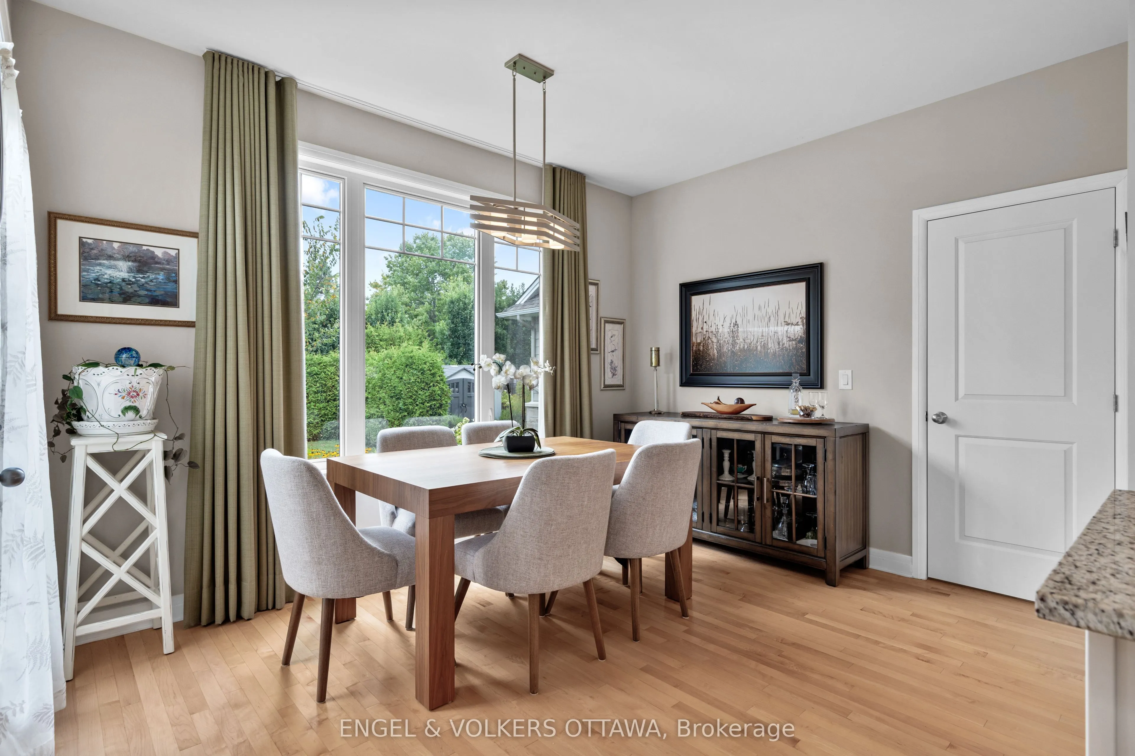 27 Esquimault Avenue