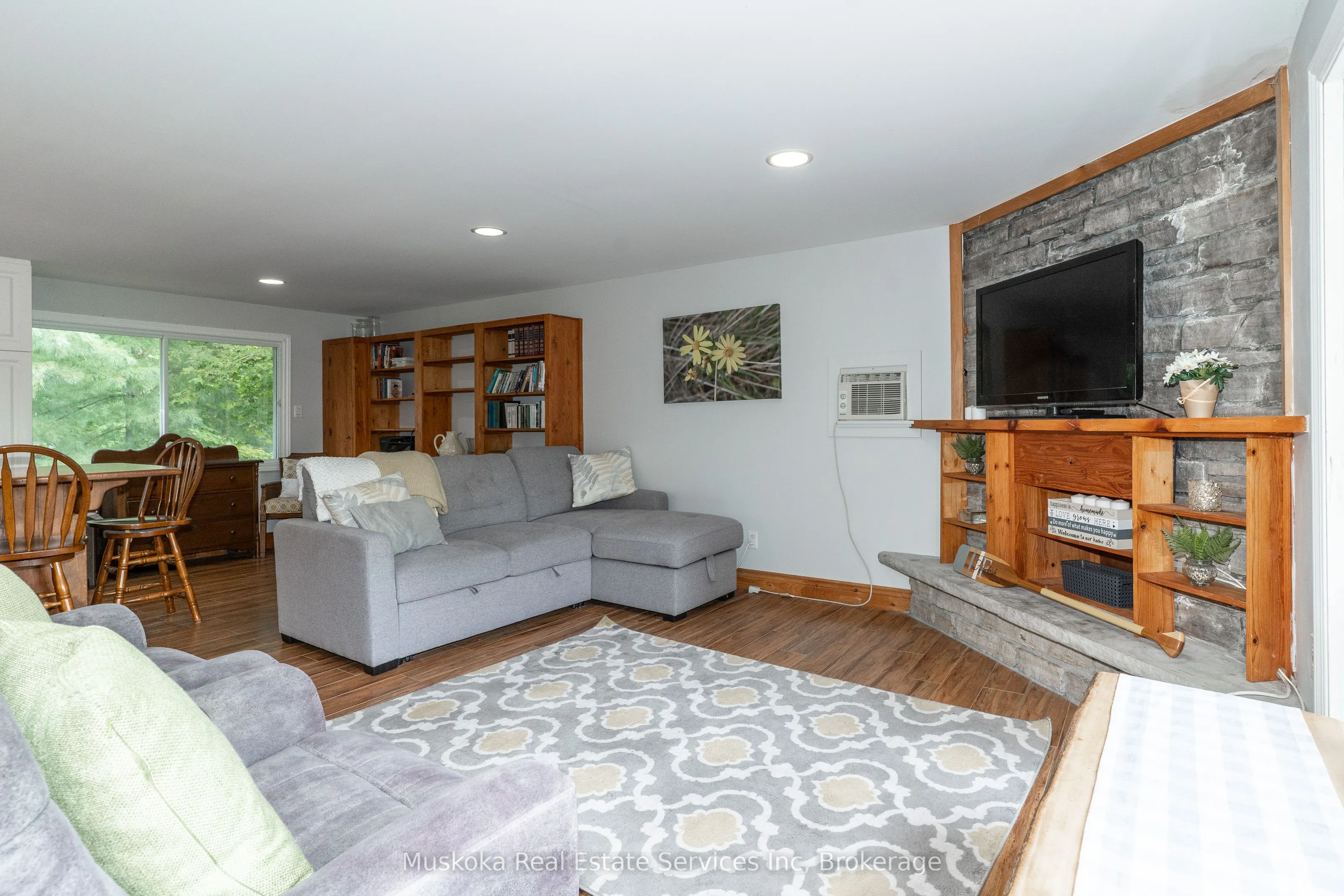 250 Wapaska Crescent