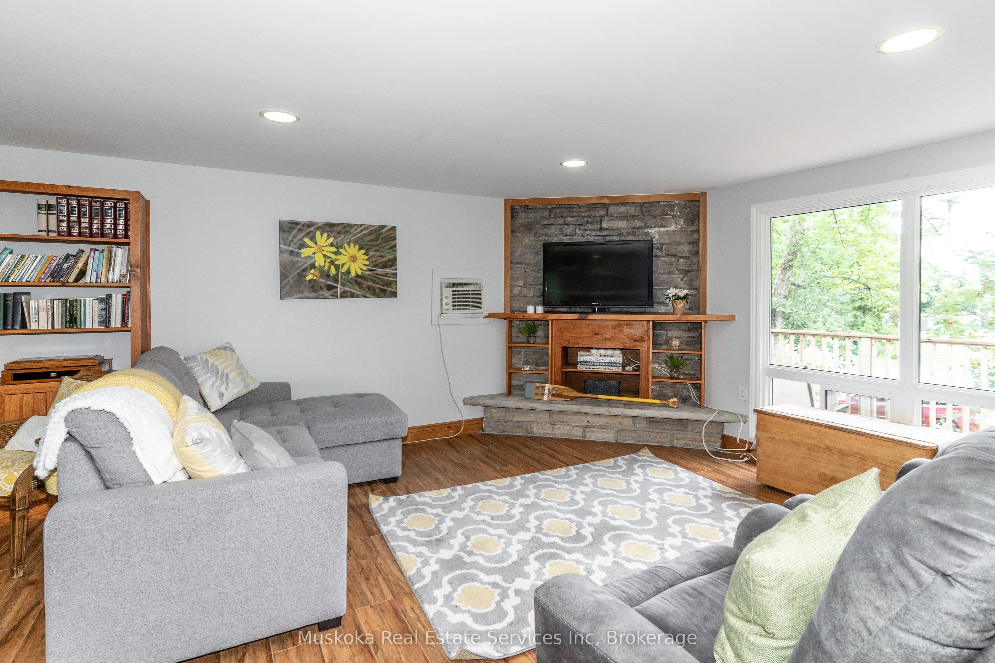 250 Wapaska Crescent