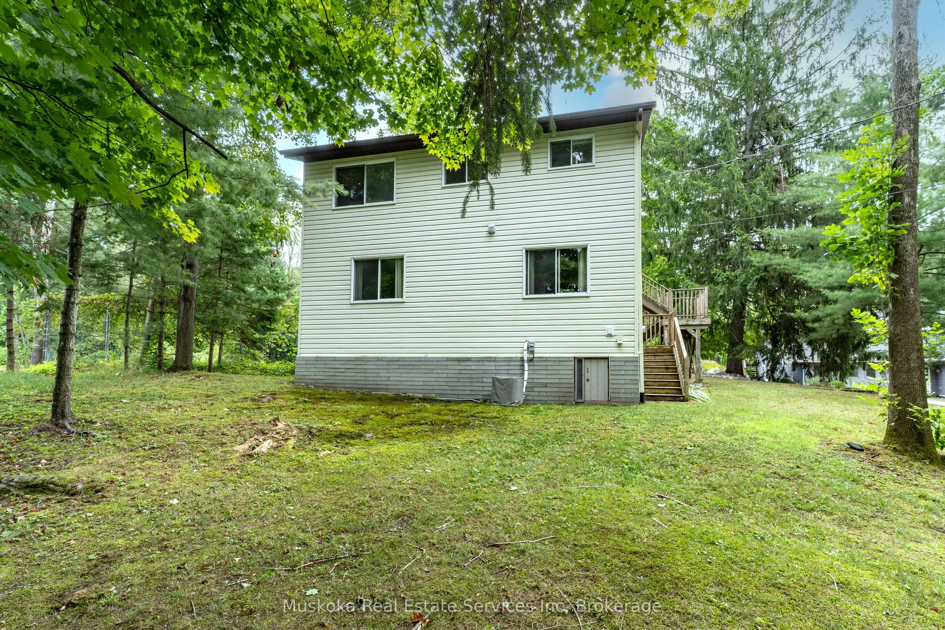 250 Wapaska Crescent
