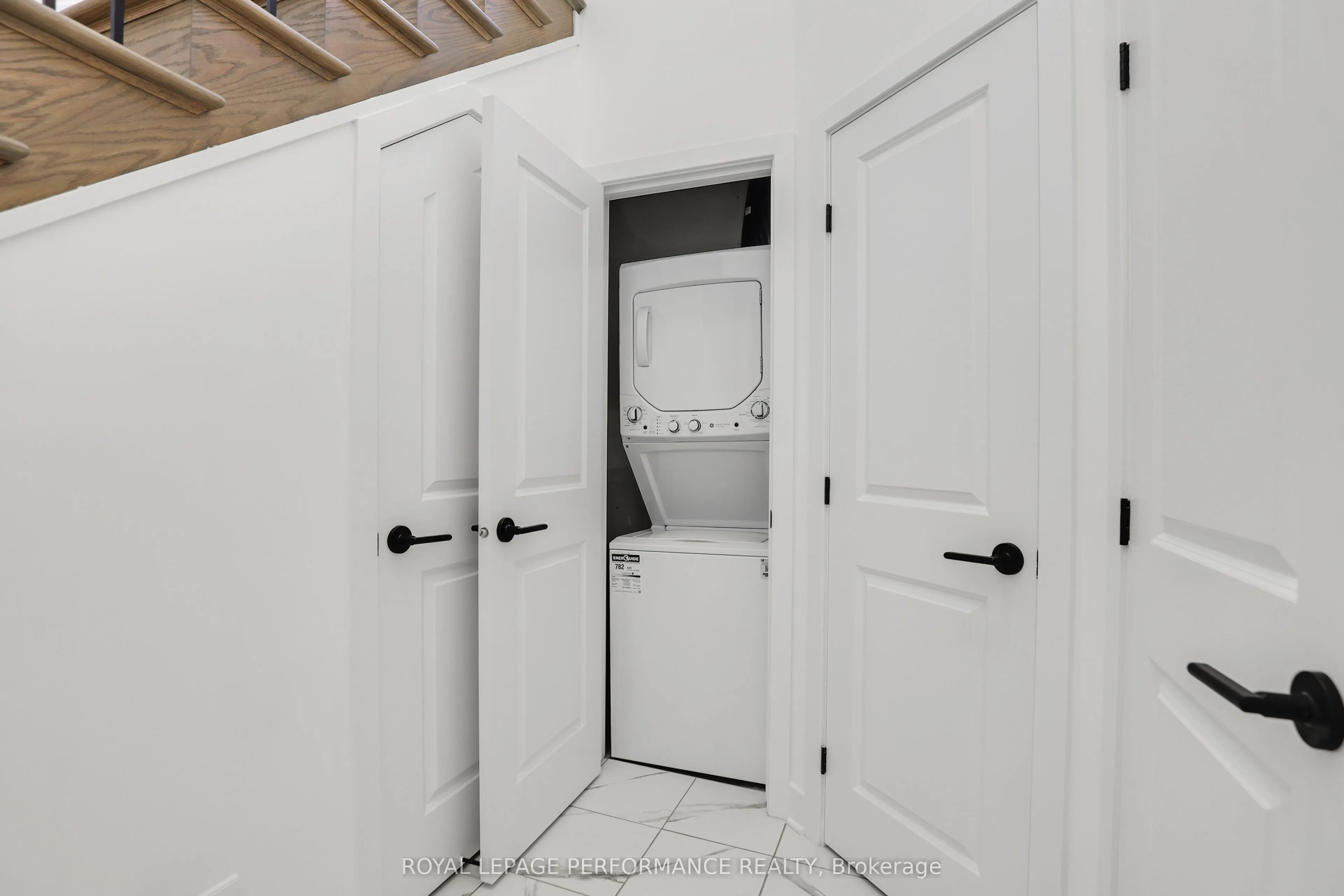 32 DUN SKIPPER Way, #A
