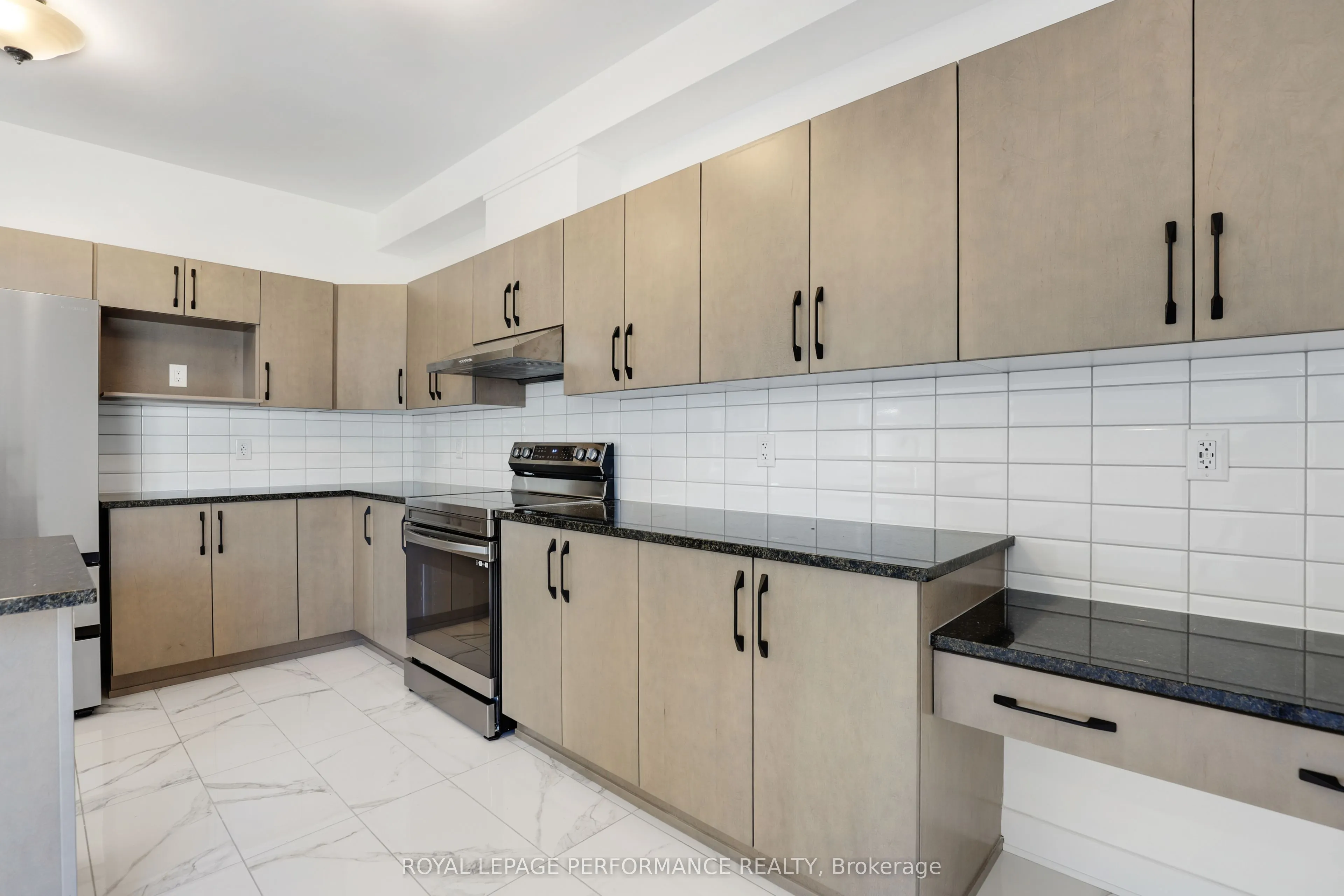 32 DUN SKIPPER Way, #A