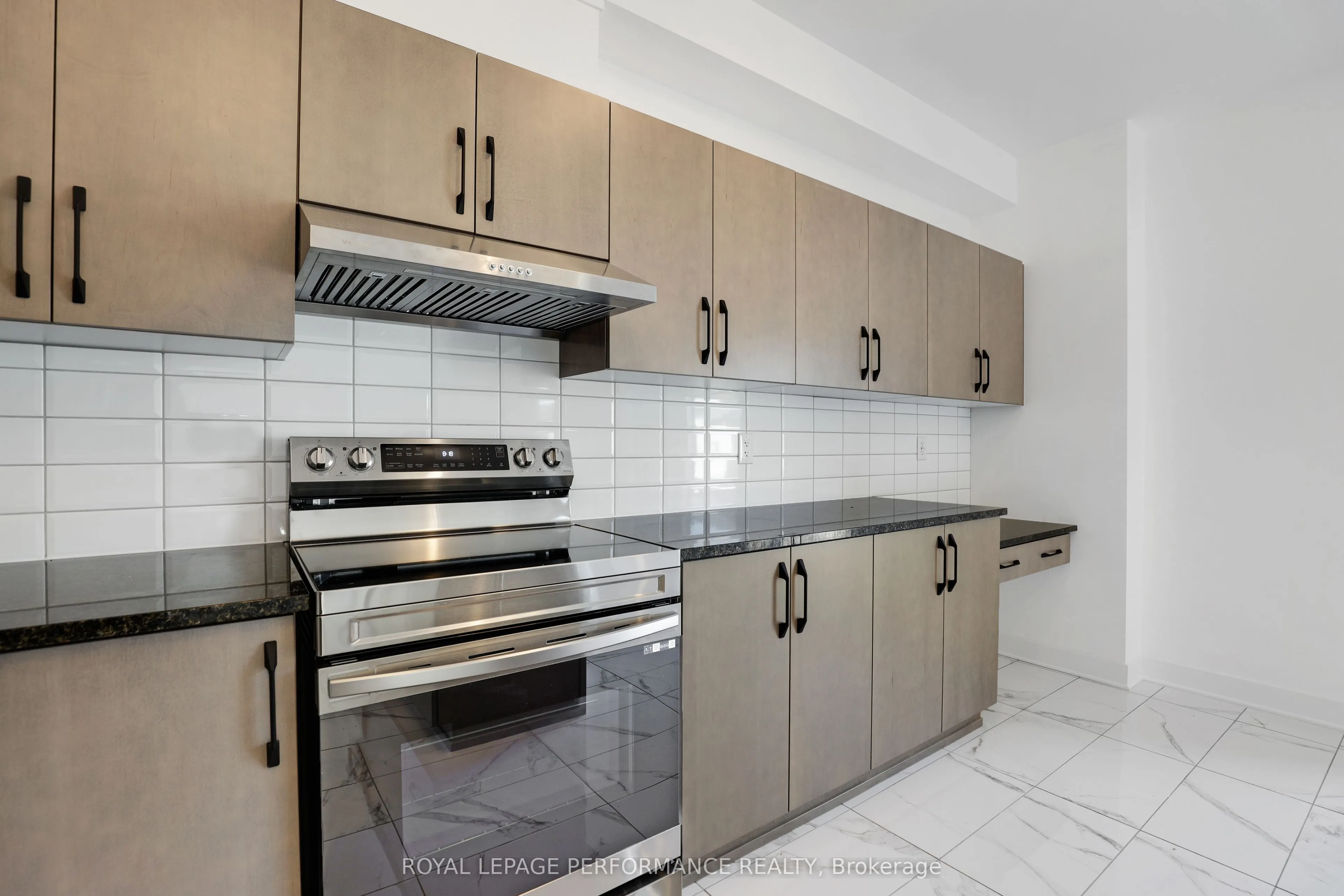 32 DUN SKIPPER Way, #A