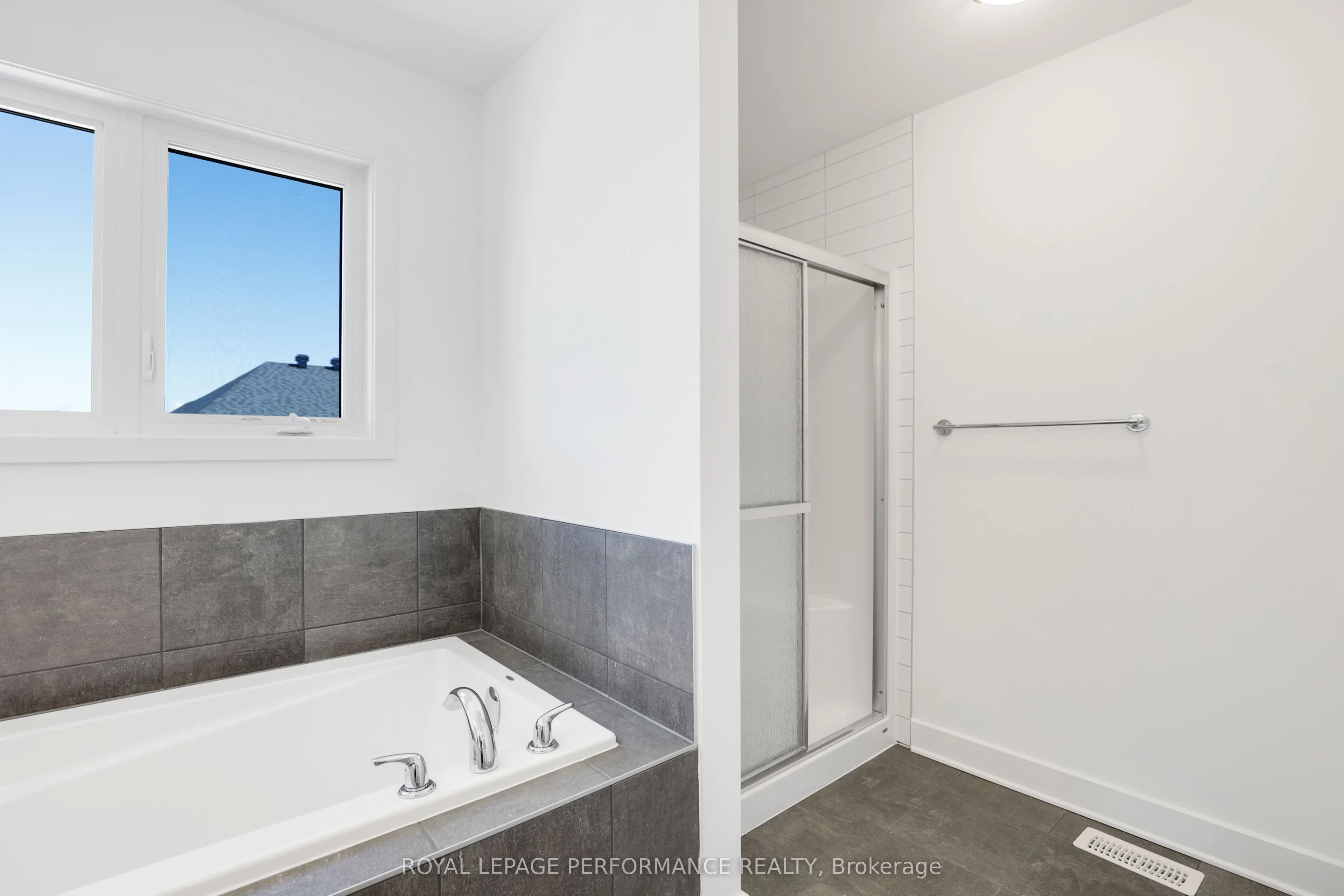 32 DUN SKIPPER Way, #A
