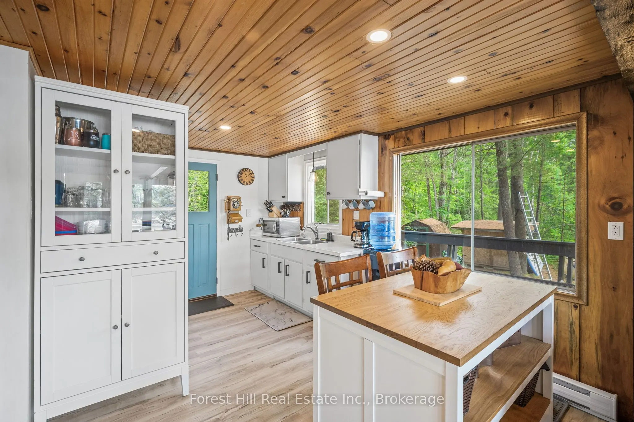 1099 Bracken Trail