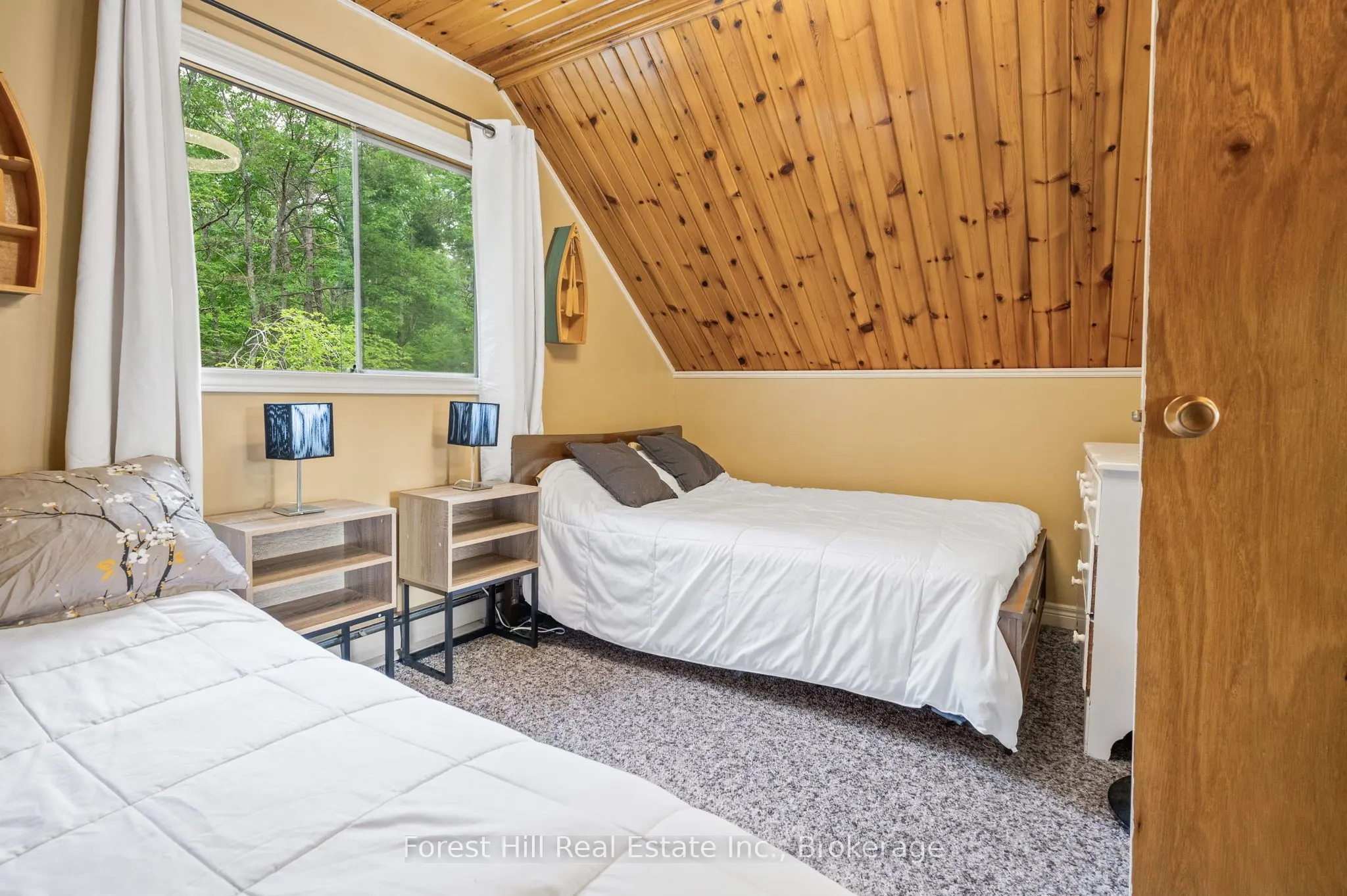 1099 Bracken Trail