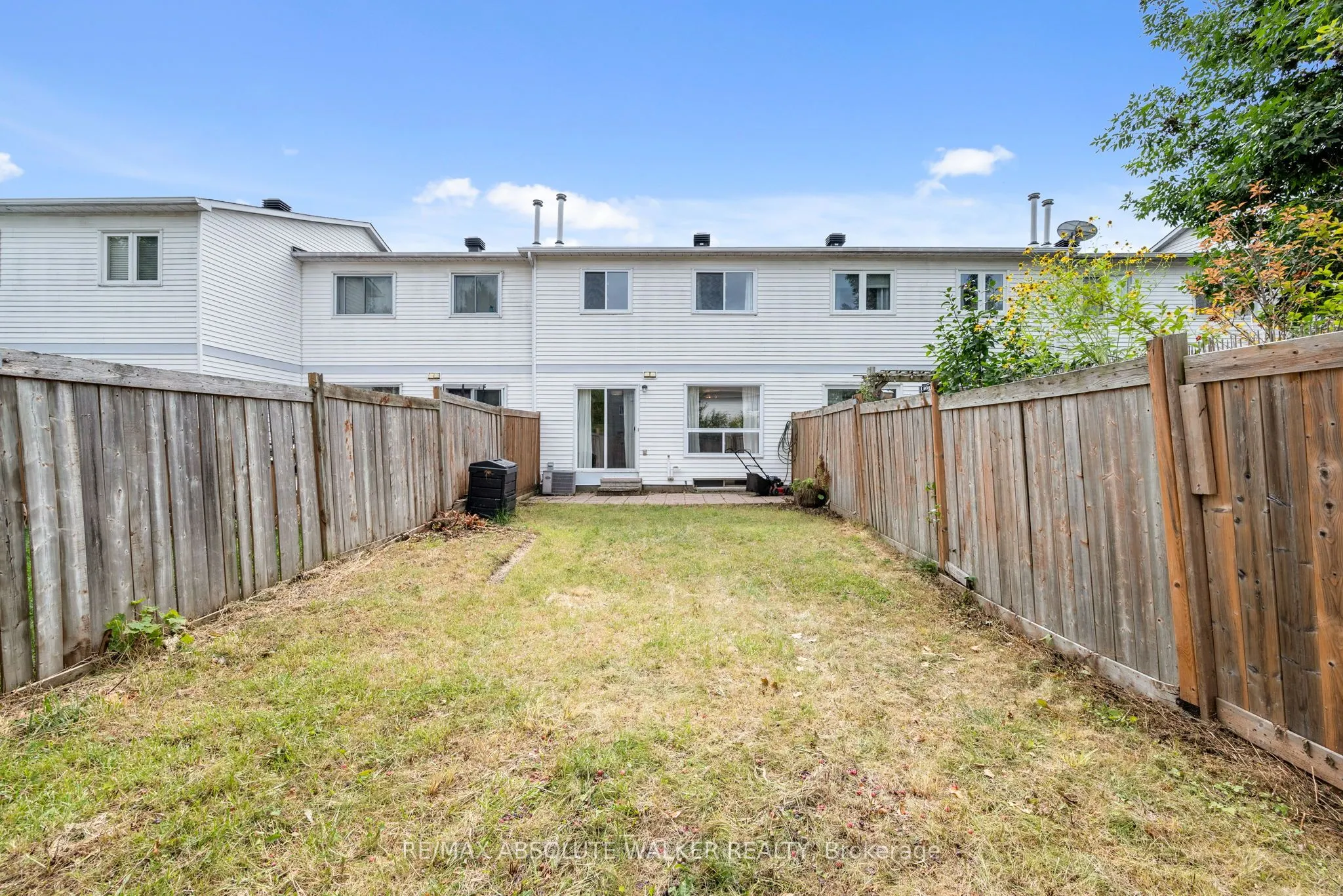 757 Clearcrest Crescent