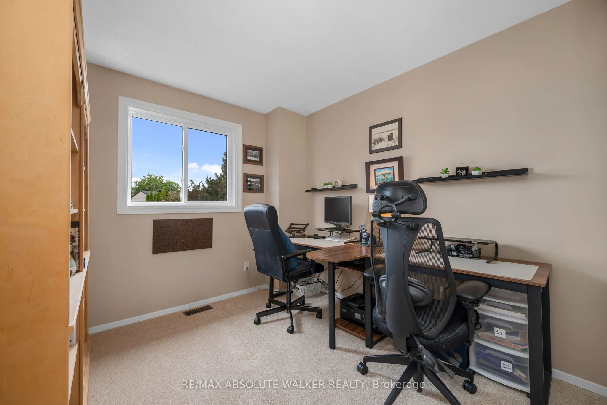 757 Clearcrest Crescent