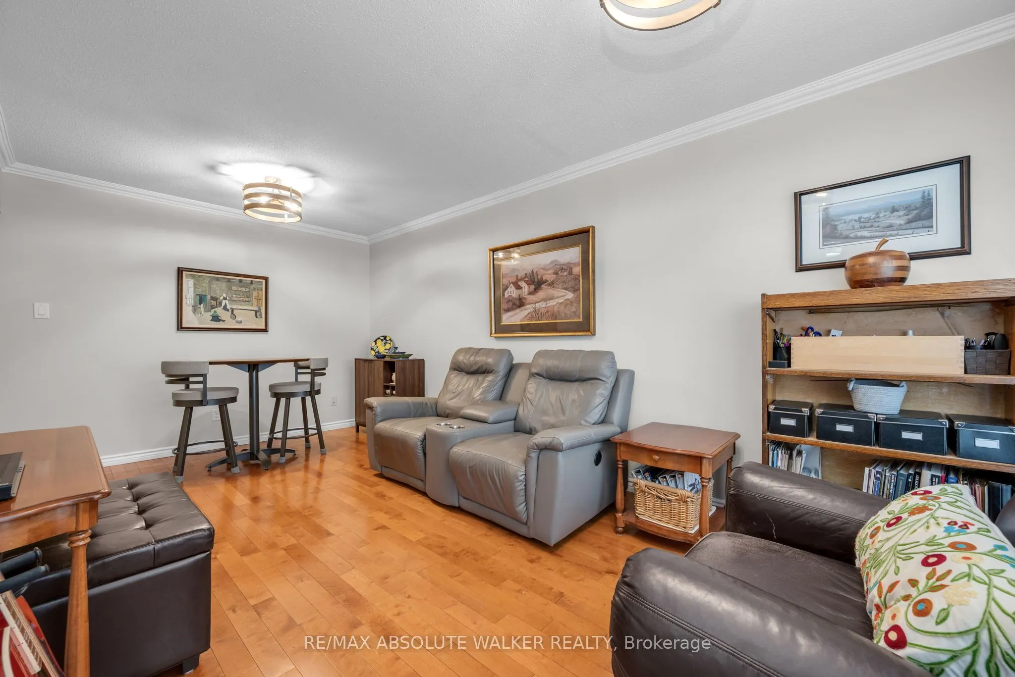 757 Clearcrest Crescent