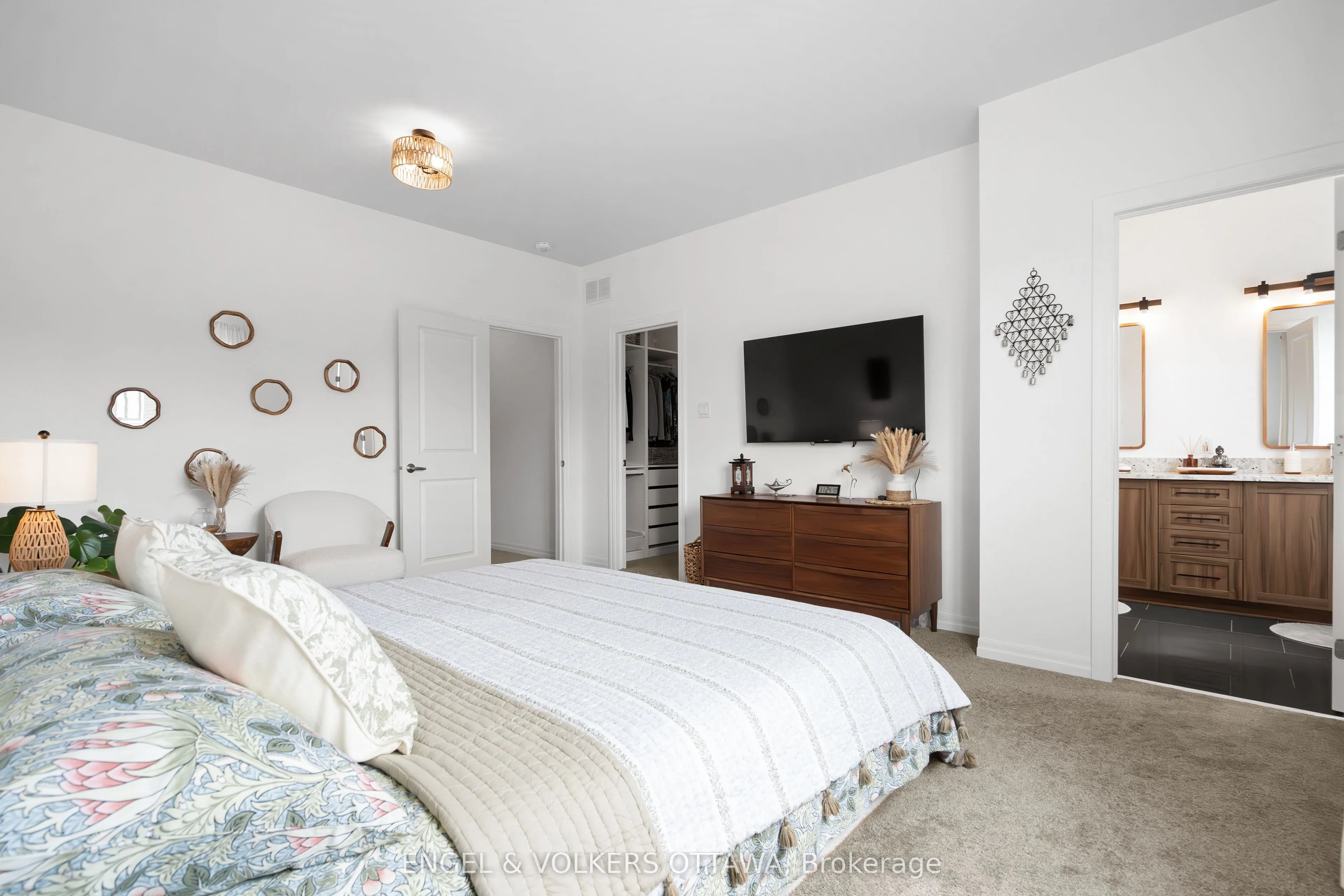 606 Mikinak Road