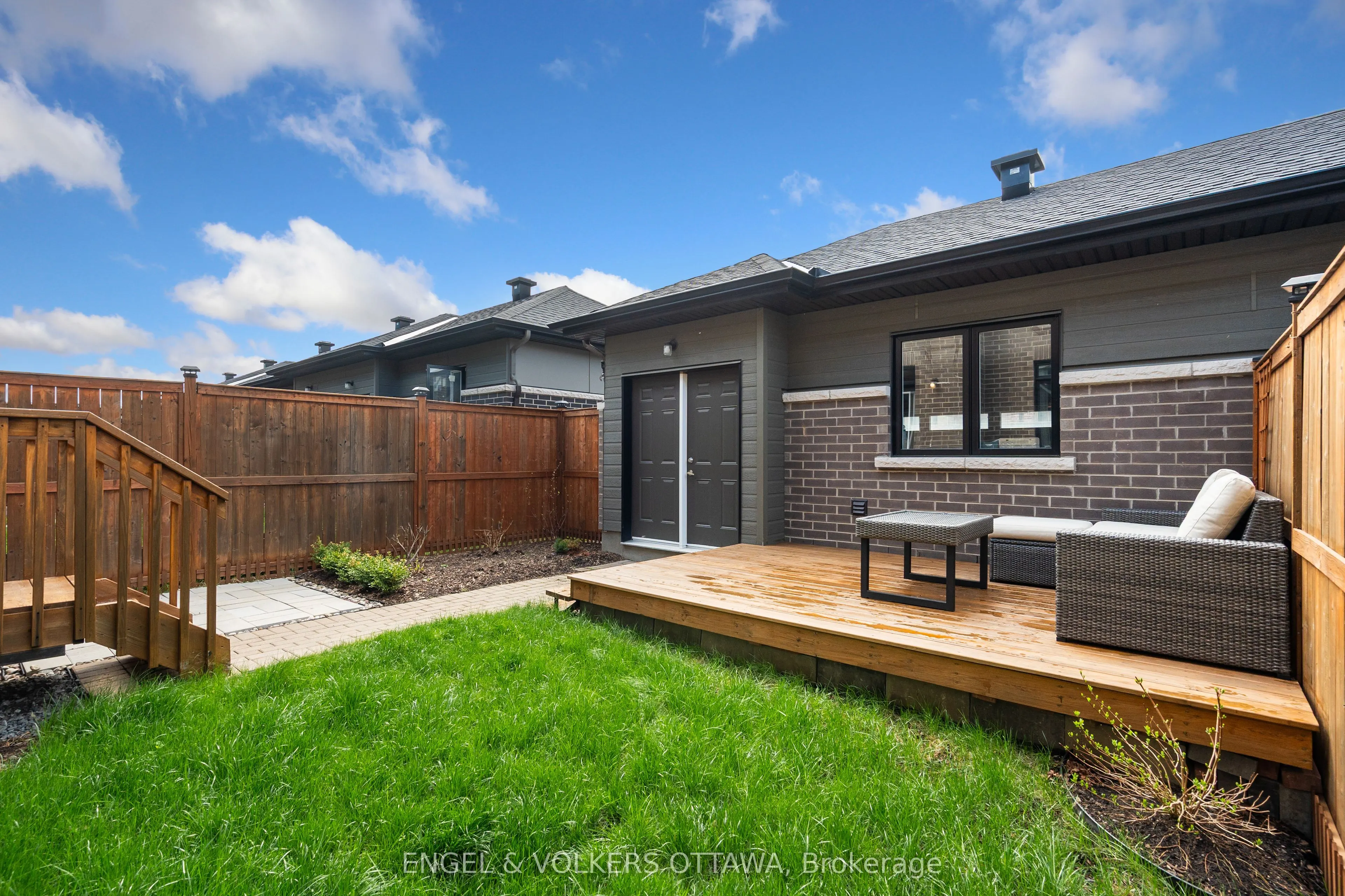 606 Mikinak Road