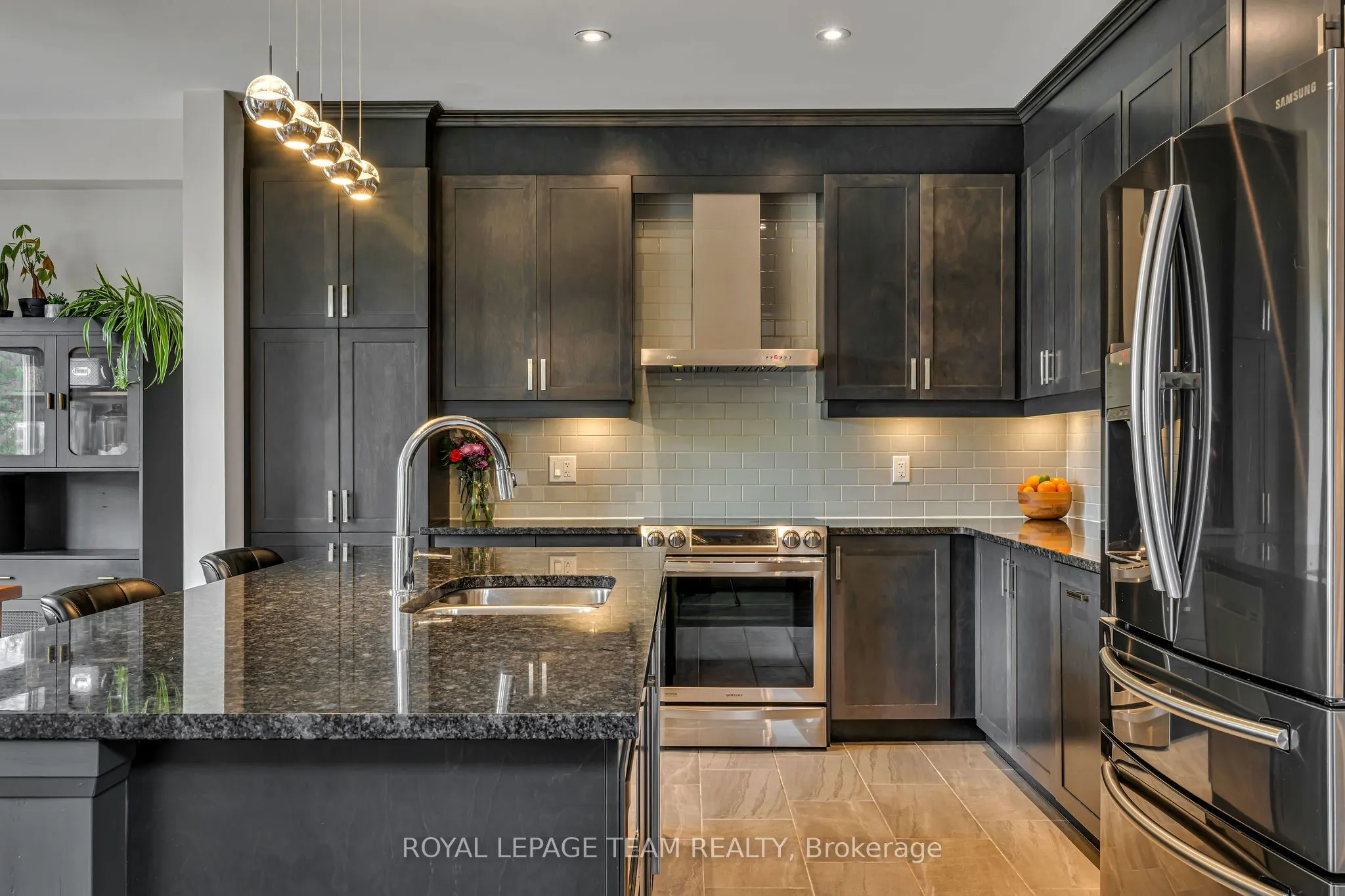 1201 De Pencier Drive