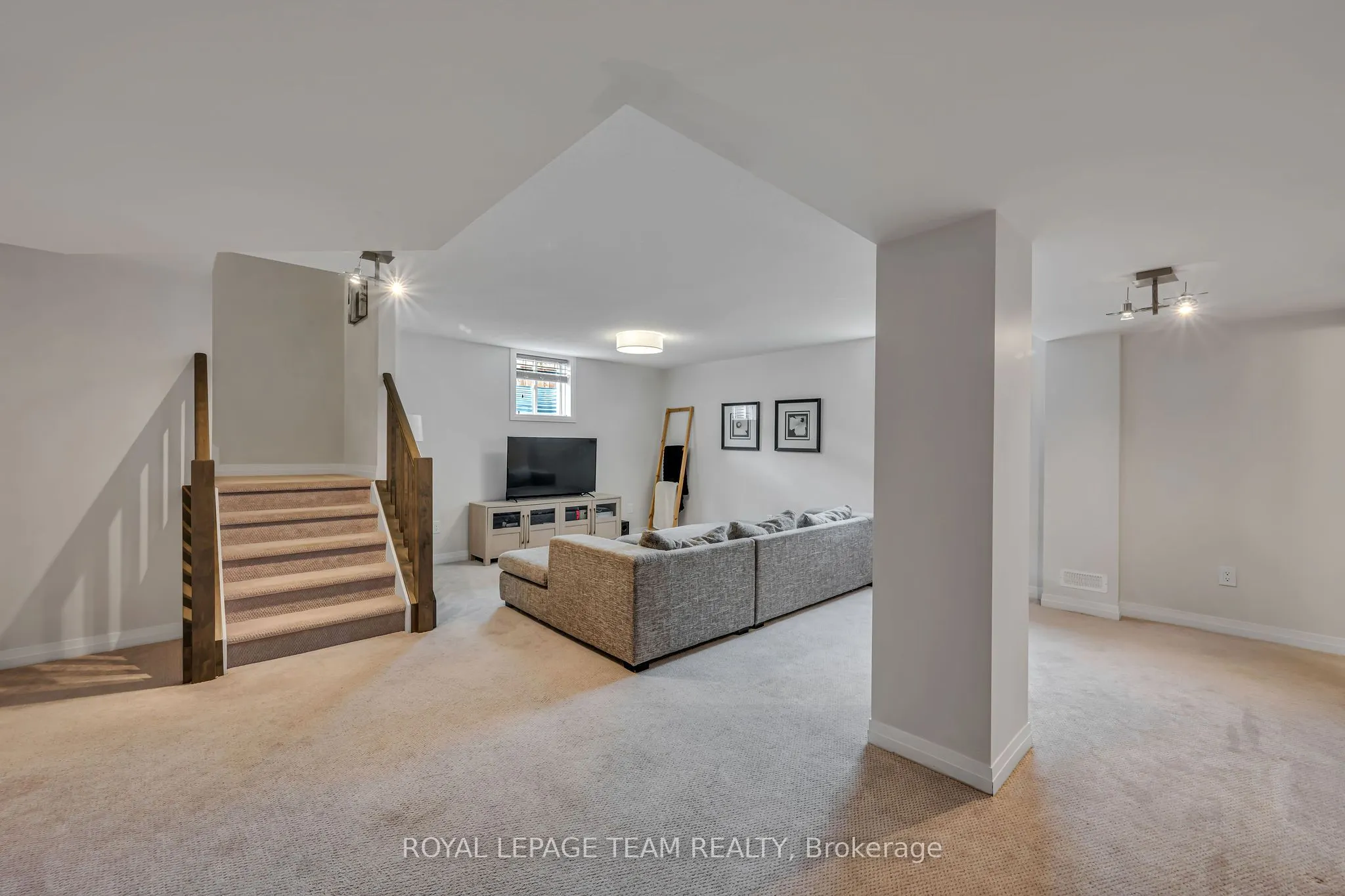 1201 De Pencier Drive