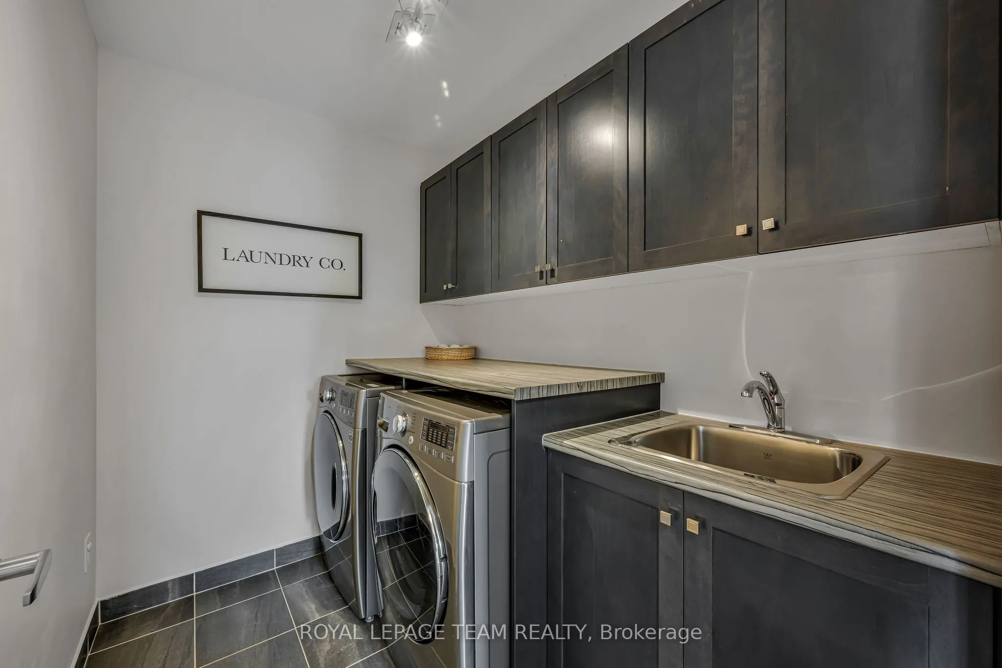 1201 De Pencier Drive